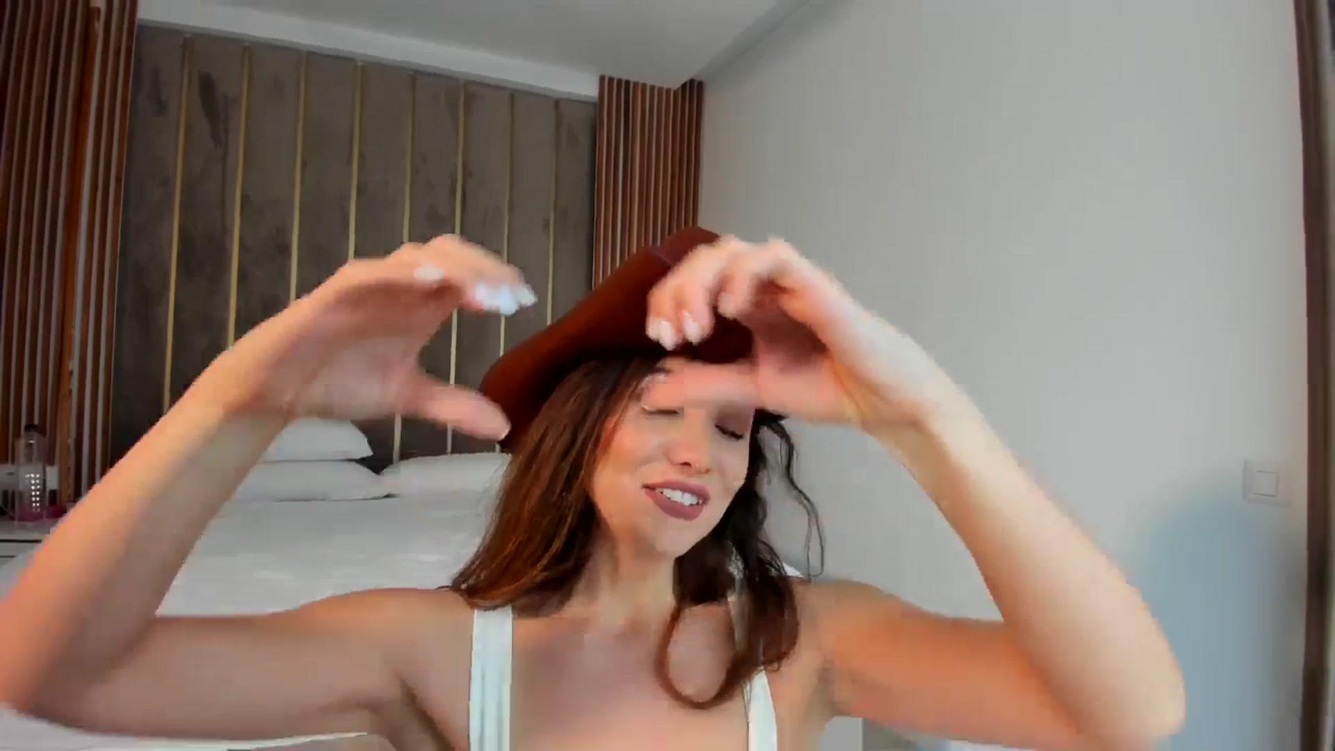 Gallery image thumbnail from SerenDYpity's myfreecams stream on, 10/24/2025, 14:50 image 5 of 20