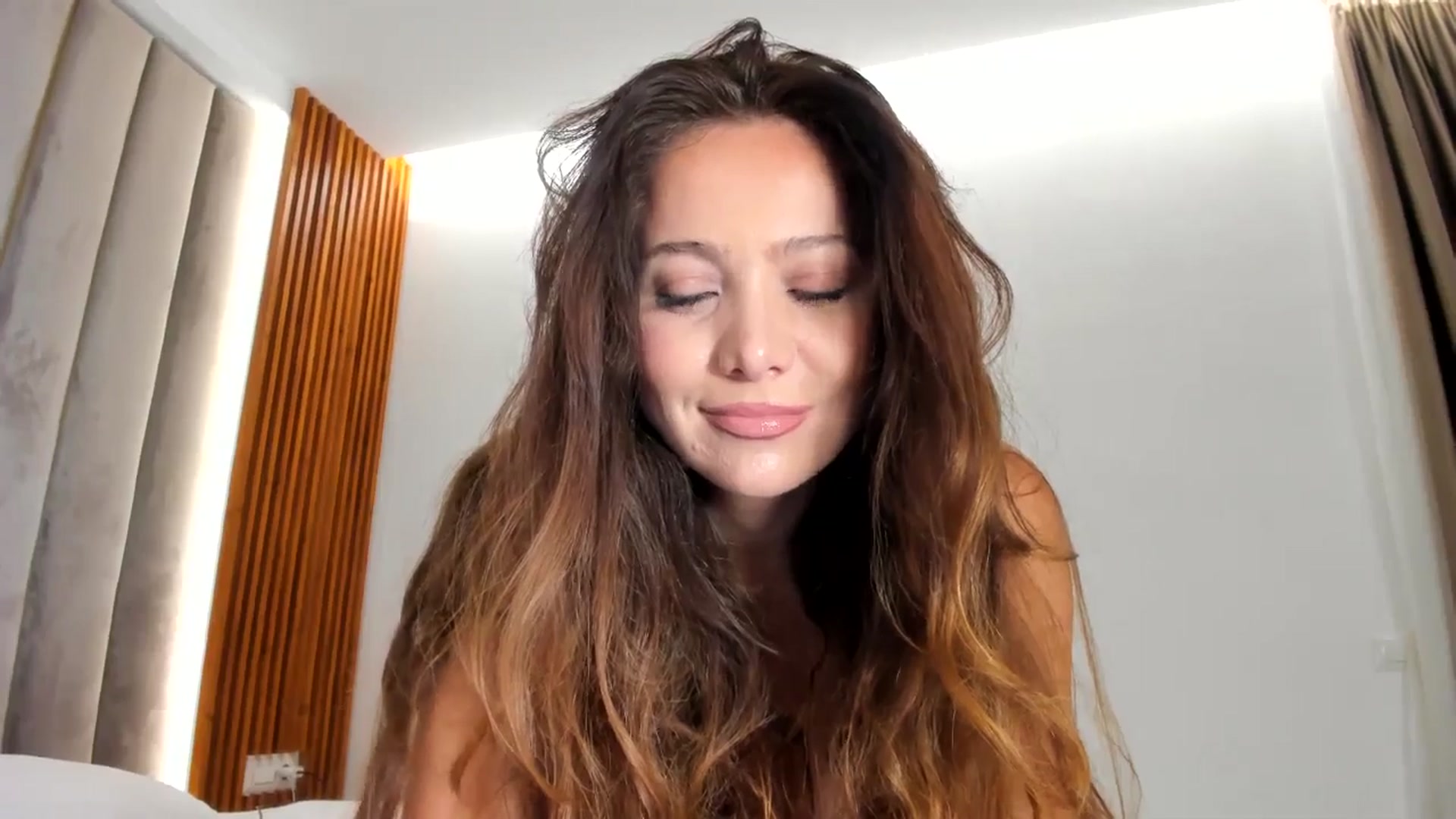 Gallery image thumbnail from SerenDYpity's myfreecams stream on, 11/19/2025, 16:08 image 13 of 20