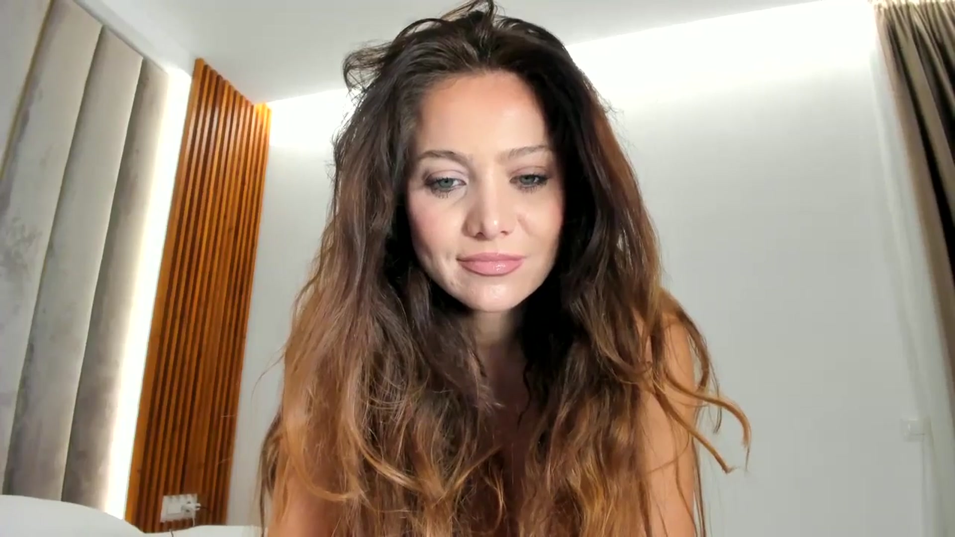 Gallery image thumbnail from SerenDYpity's myfreecams stream on, 11/19/2025, 16:08 image 9 of 20