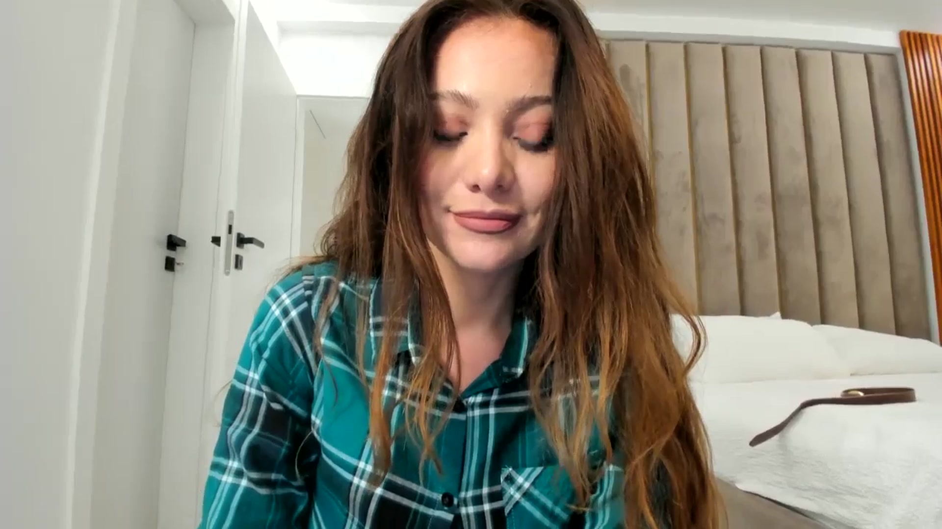 Gallery image thumbnail from SerenDYpity's myfreecams stream on, 11/22/2025, 16:21 image 10 of 20