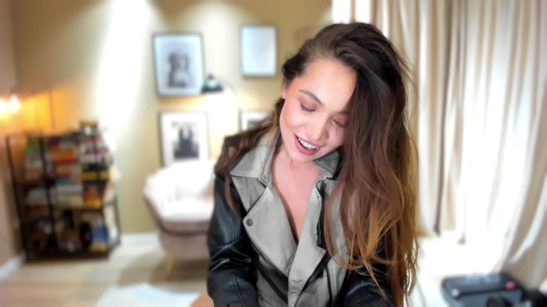 Gallery image thumbnail from SerenDYpity's myfreecams stream on, 11/23/2025, 18:47 image 8 of 20