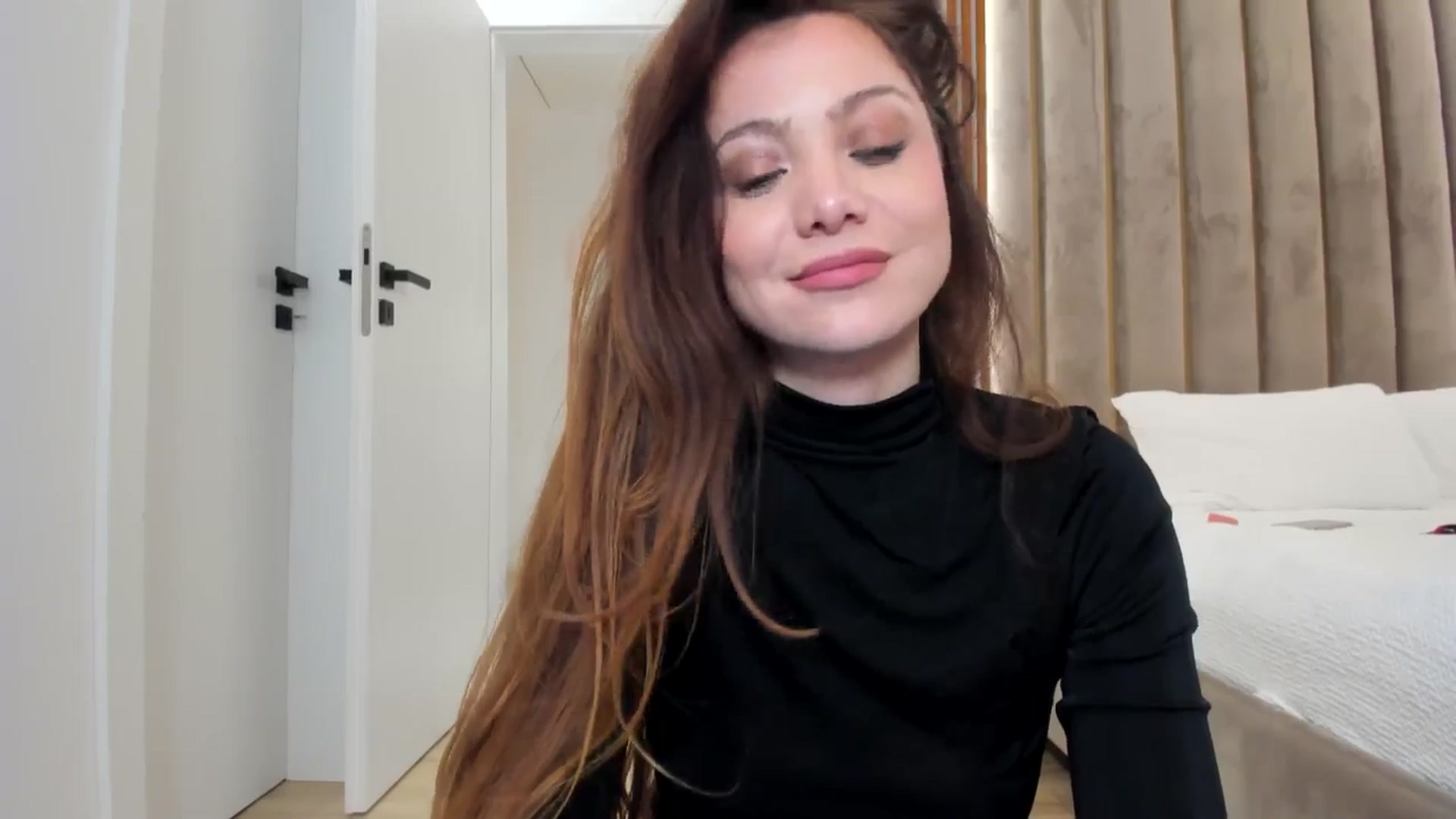 Gallery image thumbnail from SerenDYpity's myfreecams stream on, 11/24/2025, 18:56 image 7 of 20