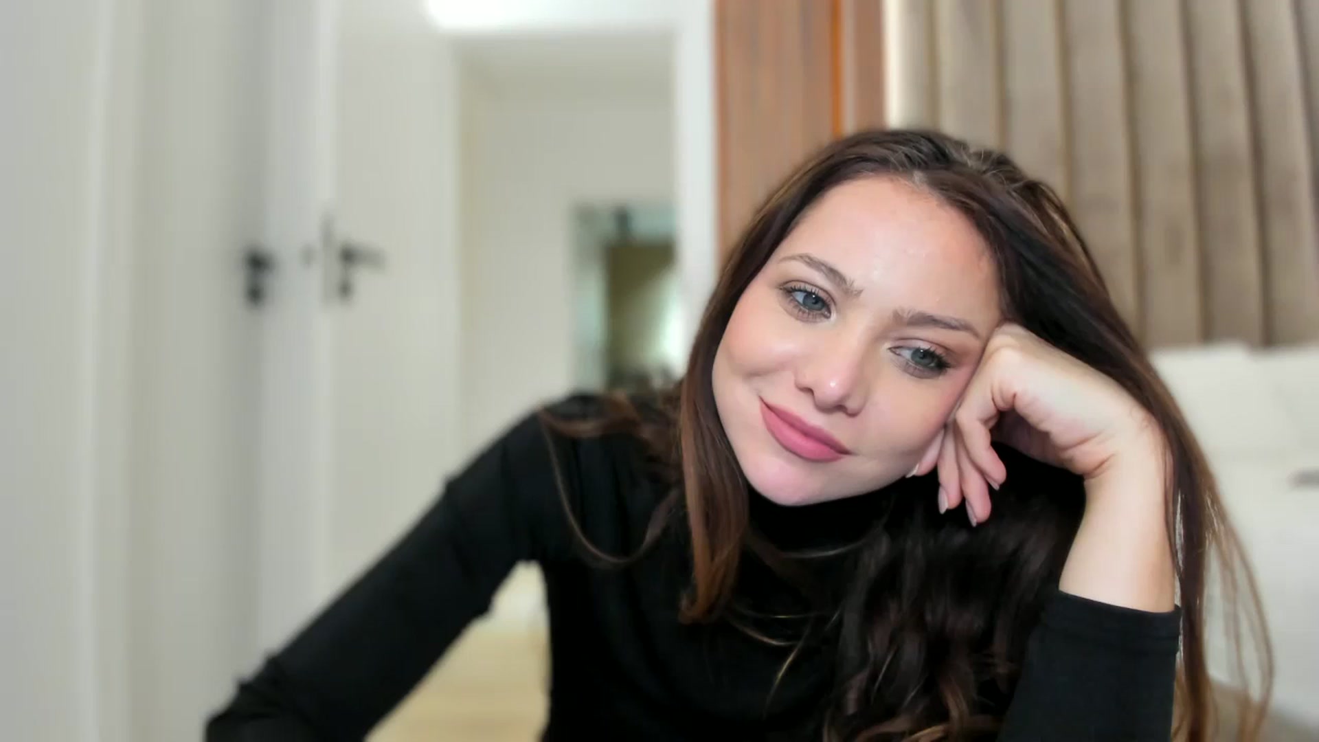 Gallery image thumbnail from SerenDYpity's myfreecams stream on, 11/24/2025, 18:56 image 1 of 20