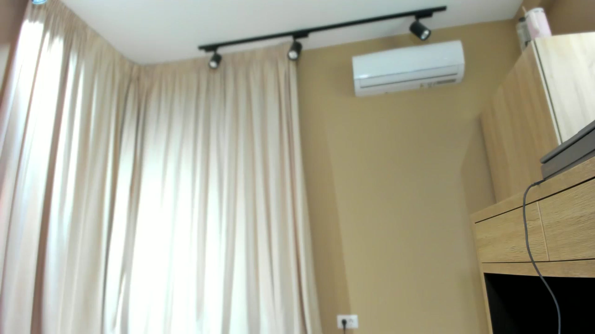 Gallery image thumbnail from SerenDYpity's myfreecams stream on, 11/28/2025, 15:56 image 19 of 20