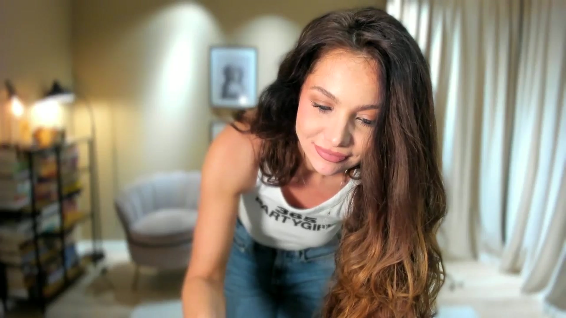 Gallery image thumbnail from SerenDYpity's myfreecams stream on, 12/08/2025, 17:07 image 3 of 20