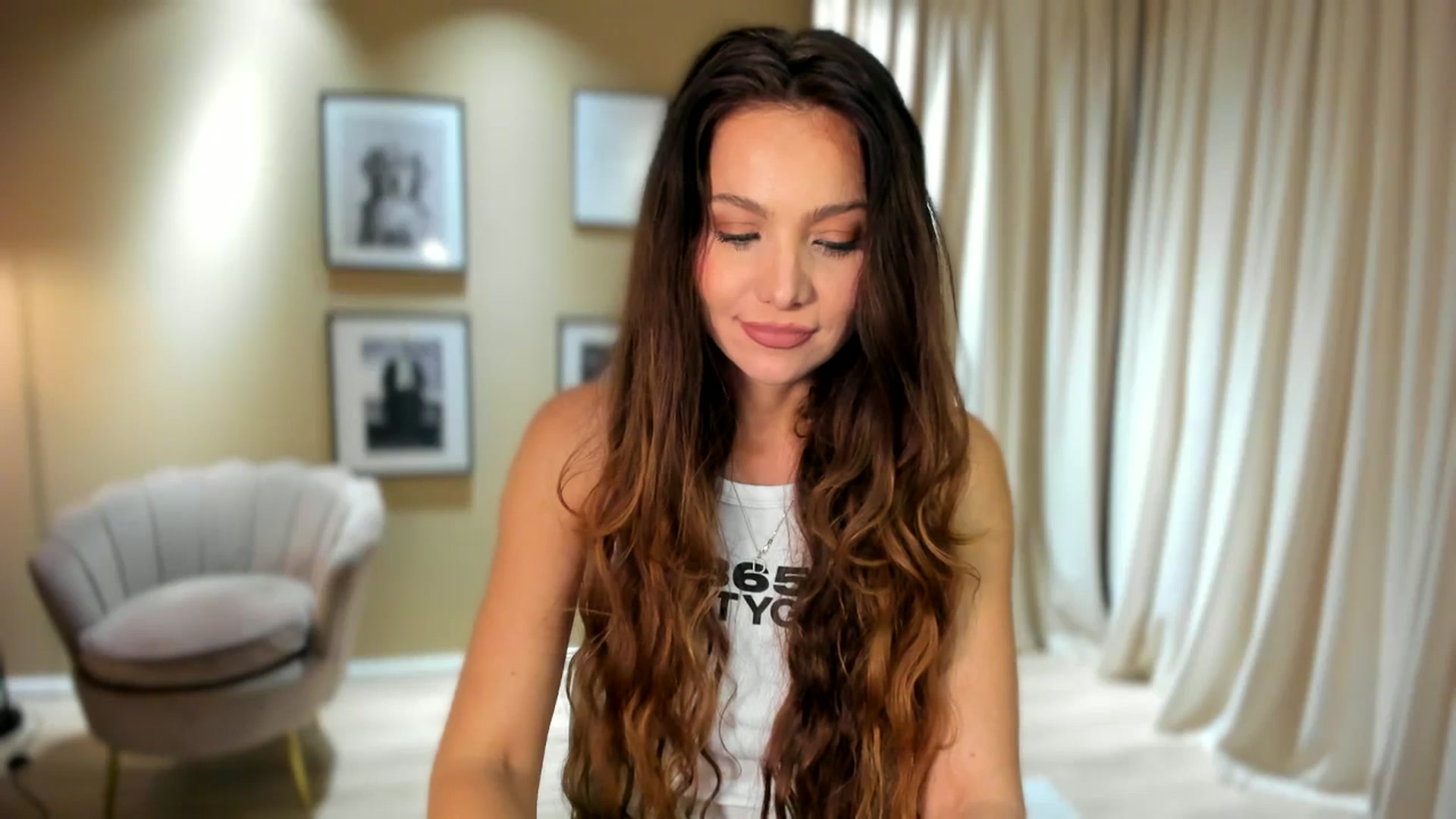 Gallery image thumbnail from SerenDYpity's myfreecams stream on, 12/08/2025, 17:07 image 19 of 20