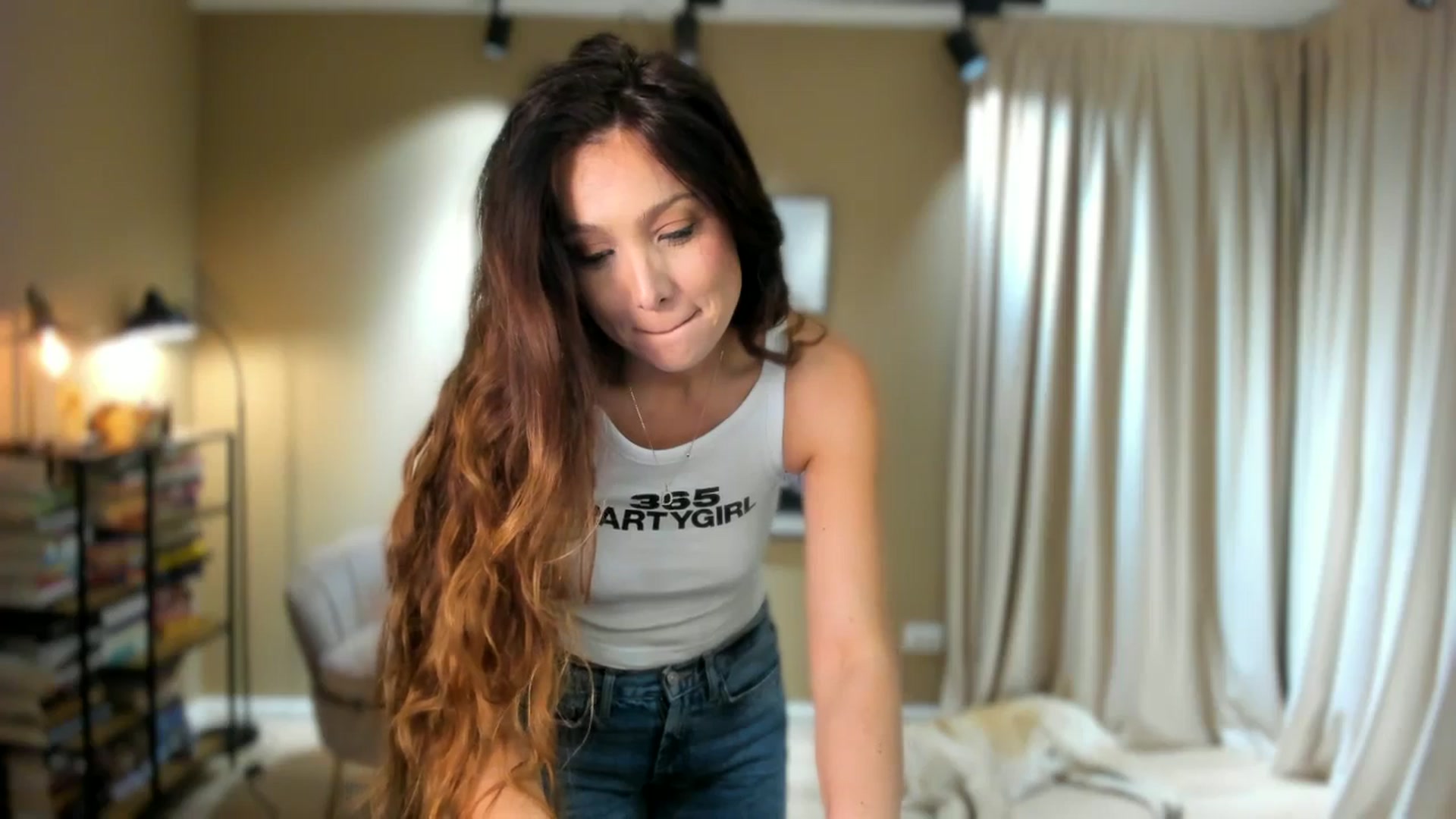 Gallery image thumbnail from SerenDYpity's myfreecams stream on, 12/08/2025, 17:07 image 10 of 20