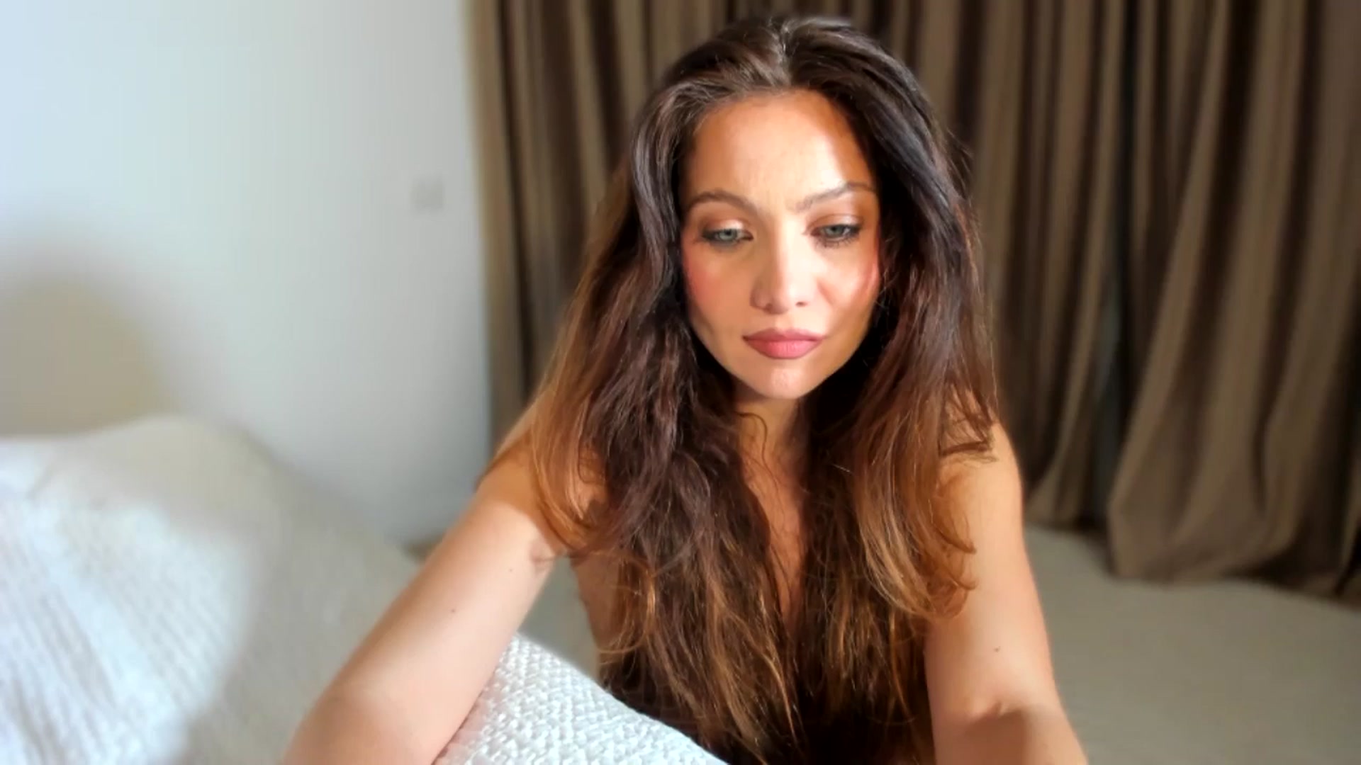 Gallery image thumbnail from SerenDYpity's myfreecams stream on, 12/19/2025, 17:59 image 4 of 20