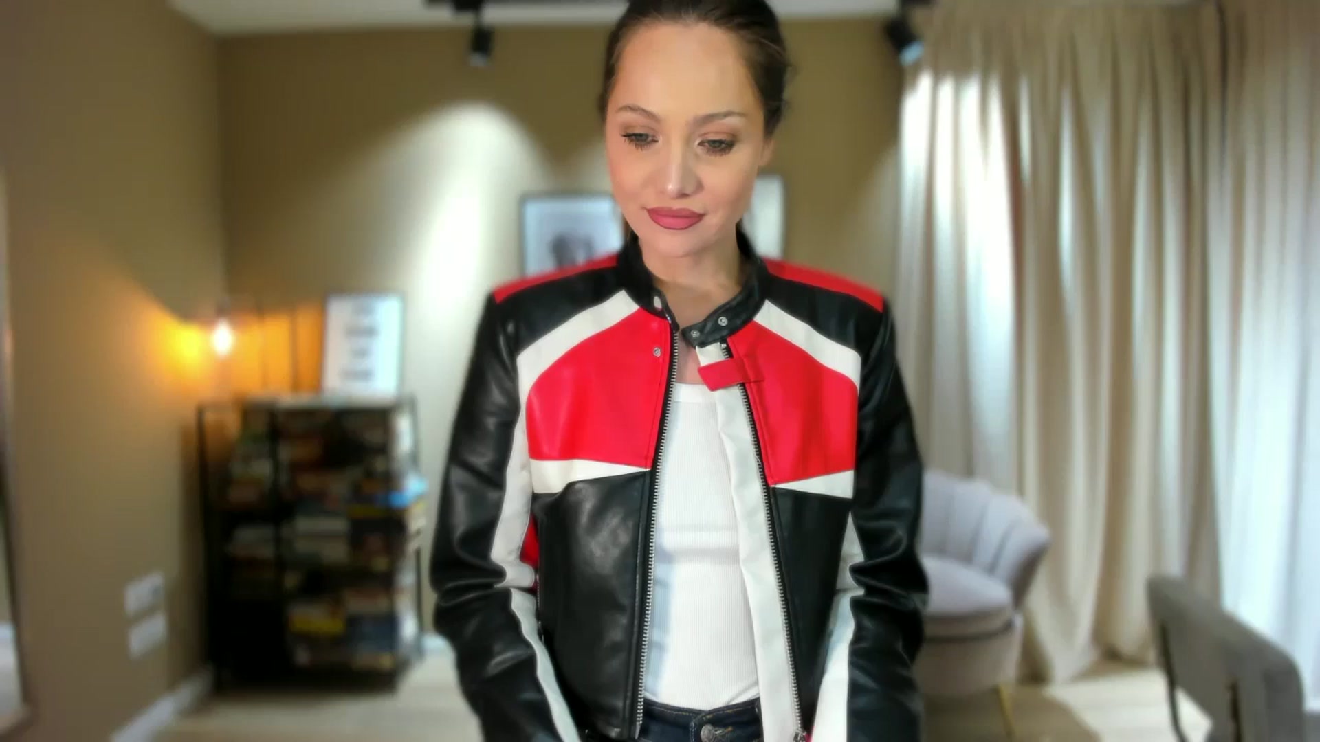 Gallery image thumbnail from SerenDYpity's myfreecams stream on, 12/28/2025, 15:16 image 1 of 20