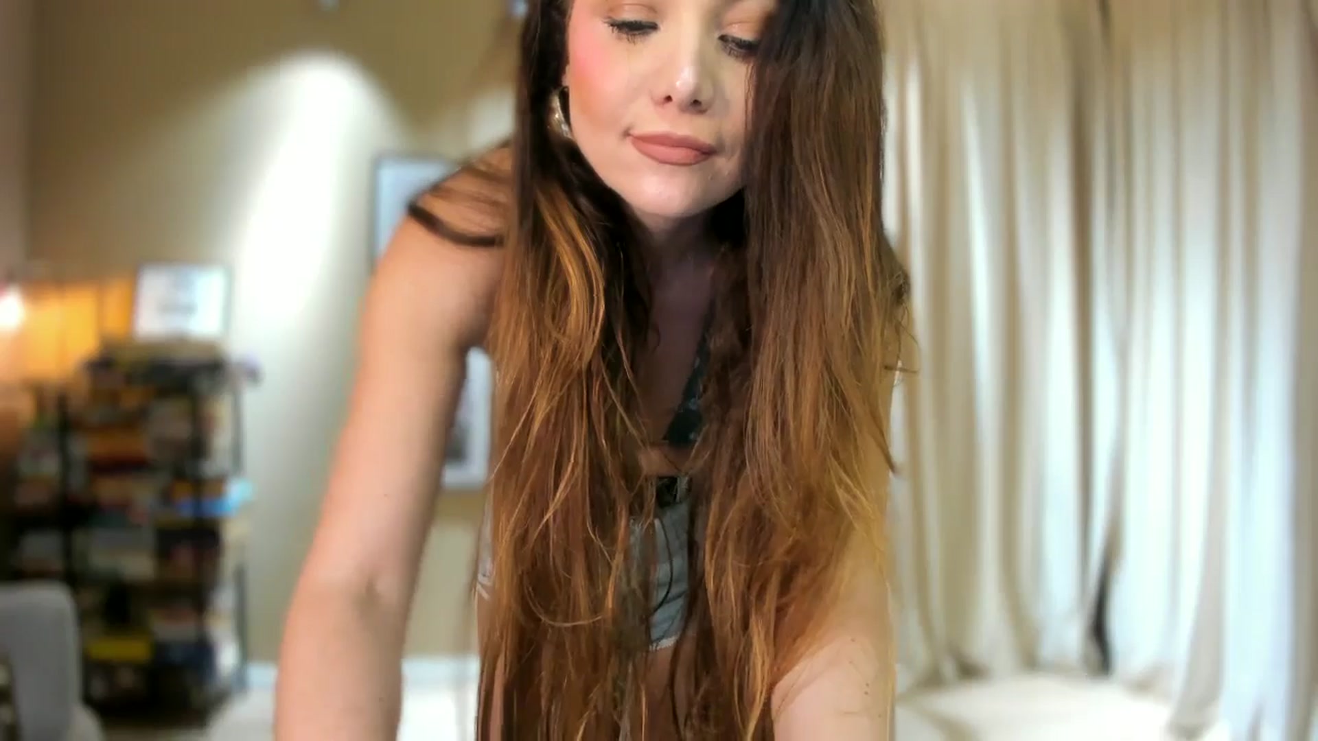 Gallery image thumbnail from SerenDYpity's myfreecams stream on, 01/04/2026, 18:38 image 8 of 20