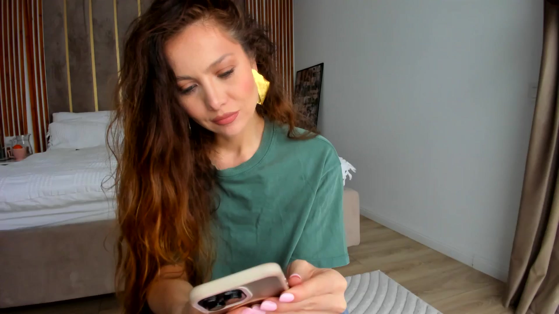 Gallery image thumbnail from SerenDYpity's myfreecams stream on, 01/07/2026, 17:38 image 1 of 20