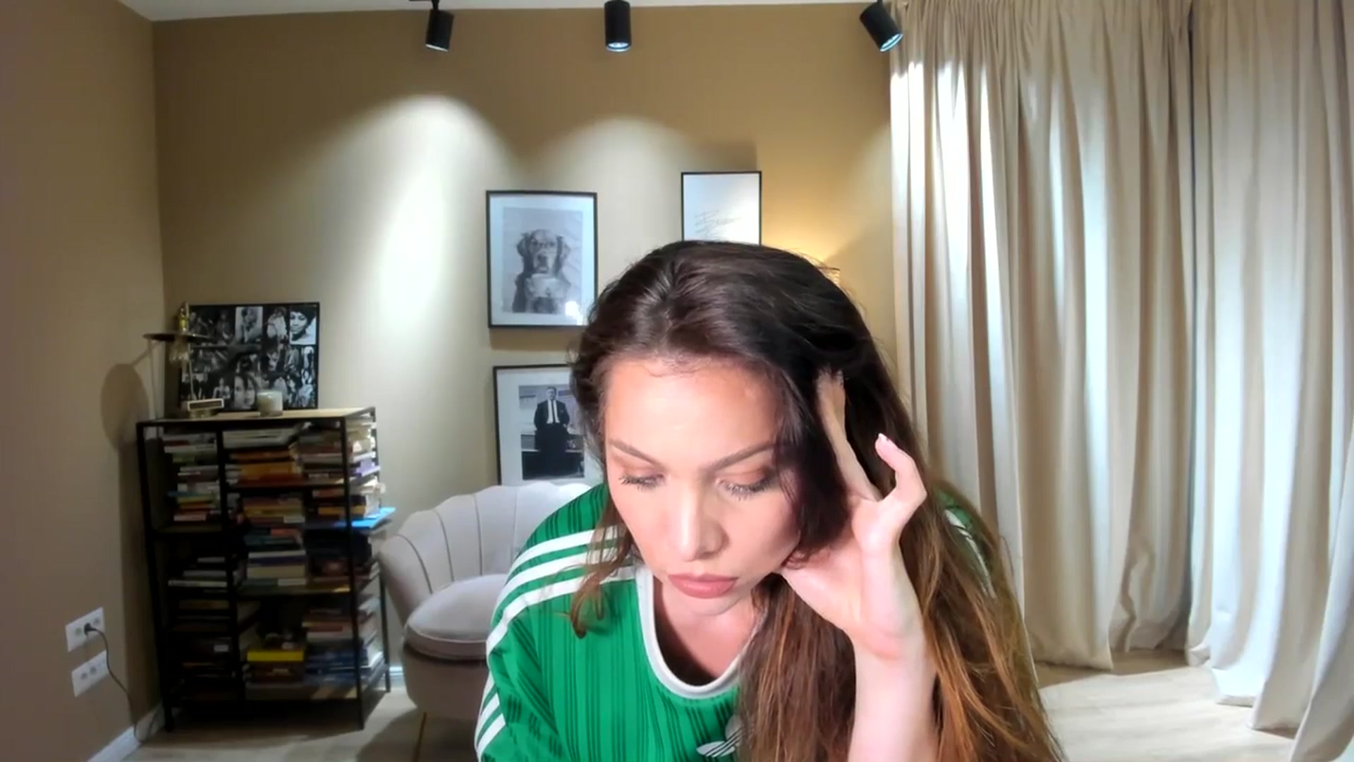 Gallery image thumbnail from SerenDYpity's myfreecams stream on, 02/19/2026, 17:38 image 3 of 20