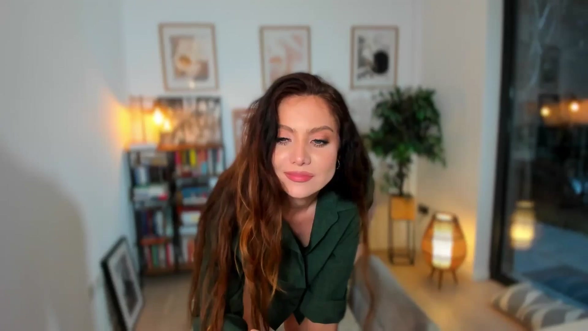 Gallery image thumbnail from SerenDYpity's myfreecams stream on, 04/08/2026, 17:00 image 14 of 20
