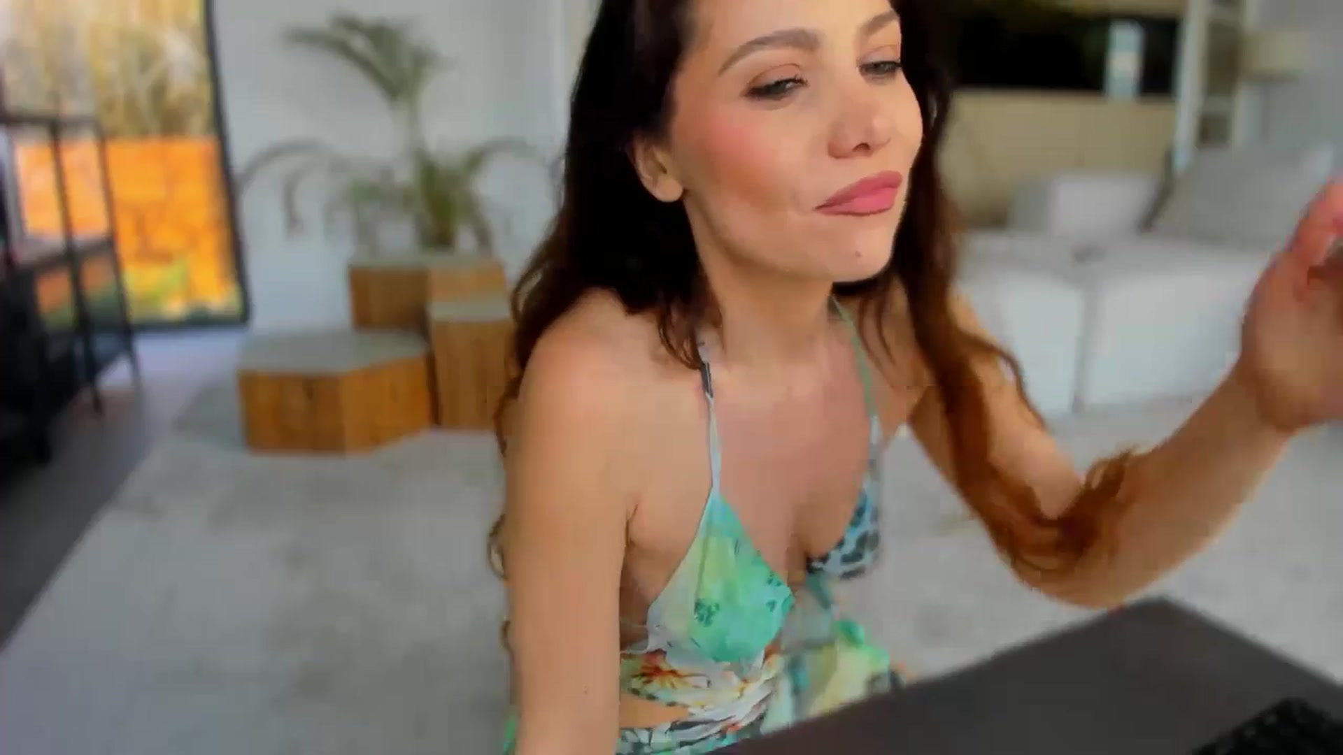 Gallery image thumbnail from SerenDYpity's myfreecams stream on, 04/11/2026, 15:27 image 18 of 20