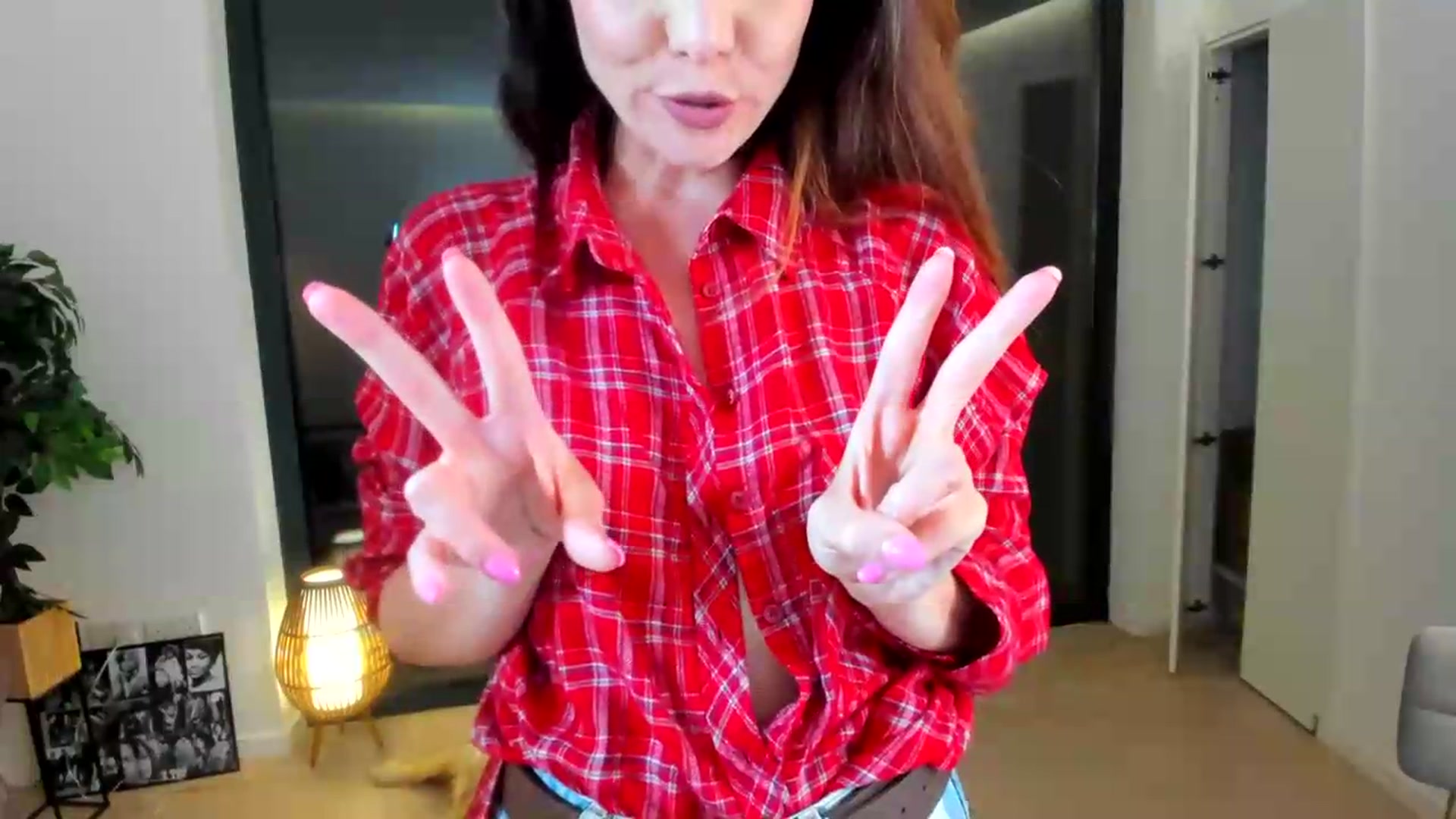 Gallery image thumbnail from SerenDYpity's myfreecams stream on, 05/03/2026, 19:28 image 12 of 20