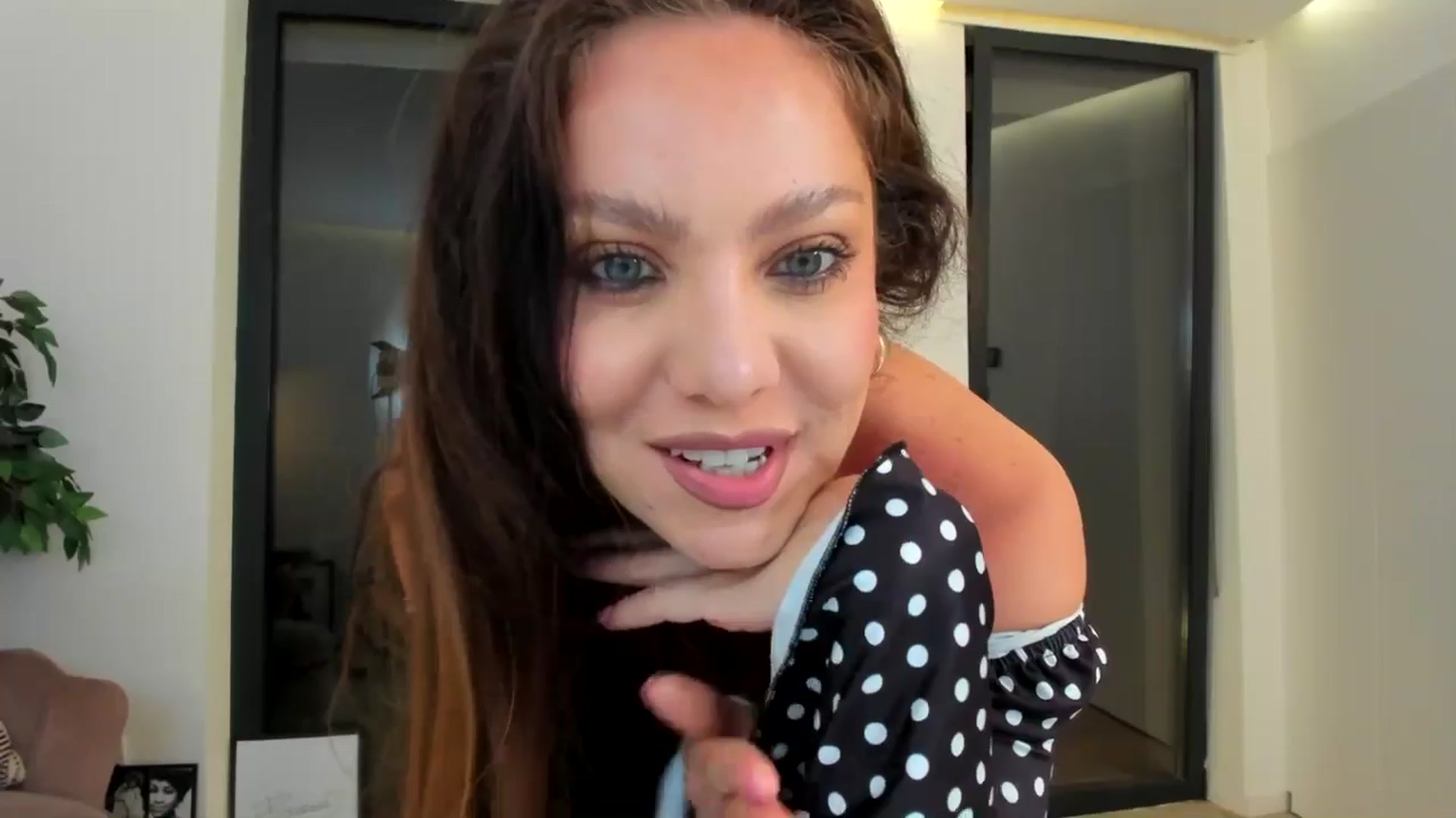 Gallery image thumbnail from SerenDYpity's myfreecams stream on, 05/06/2026, 02:46 image 6 of 20