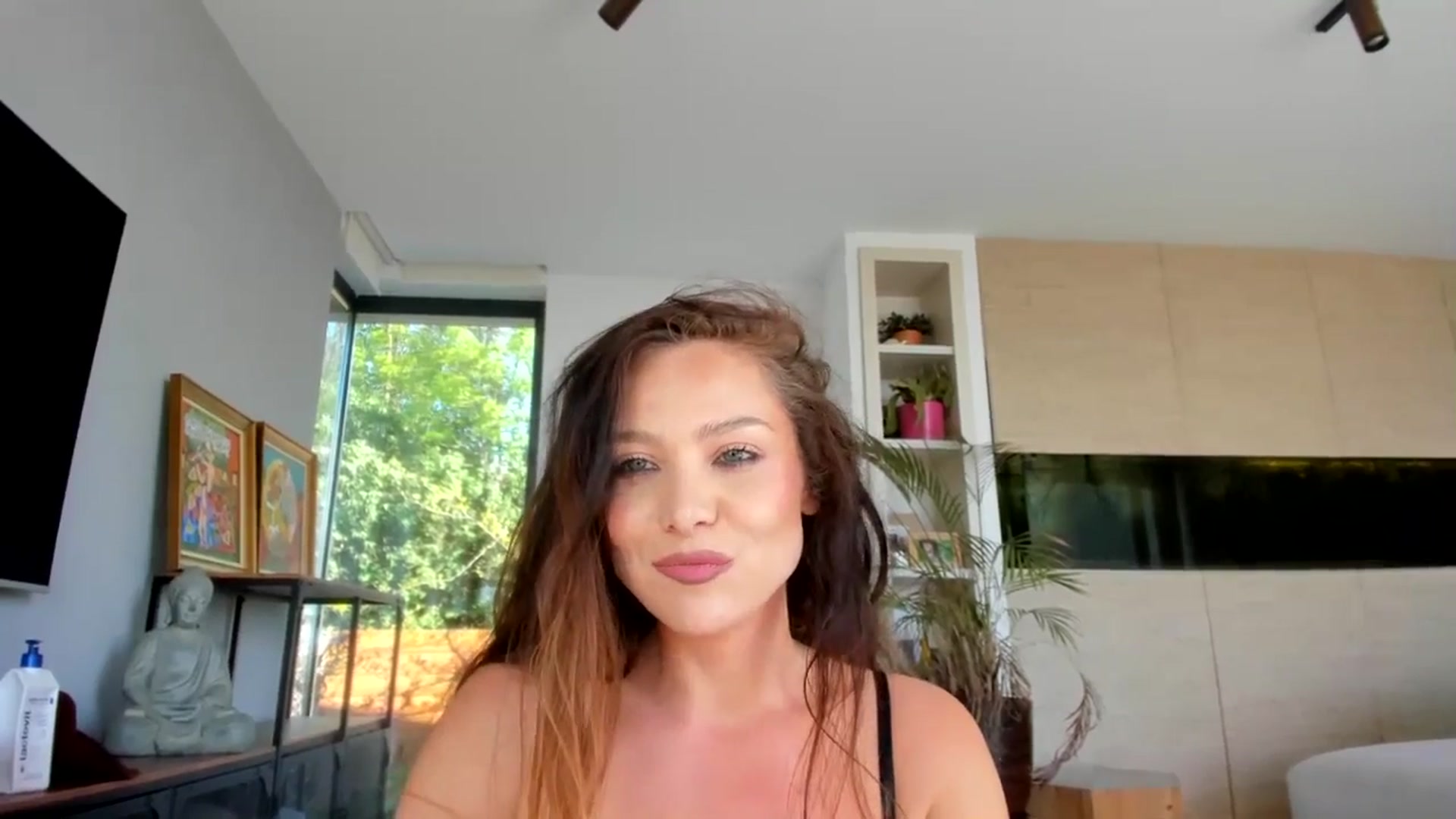 Gallery image thumbnail from SerenDYpity's myfreecams stream on, 05/10/2026, 15:34 image 10 of 20