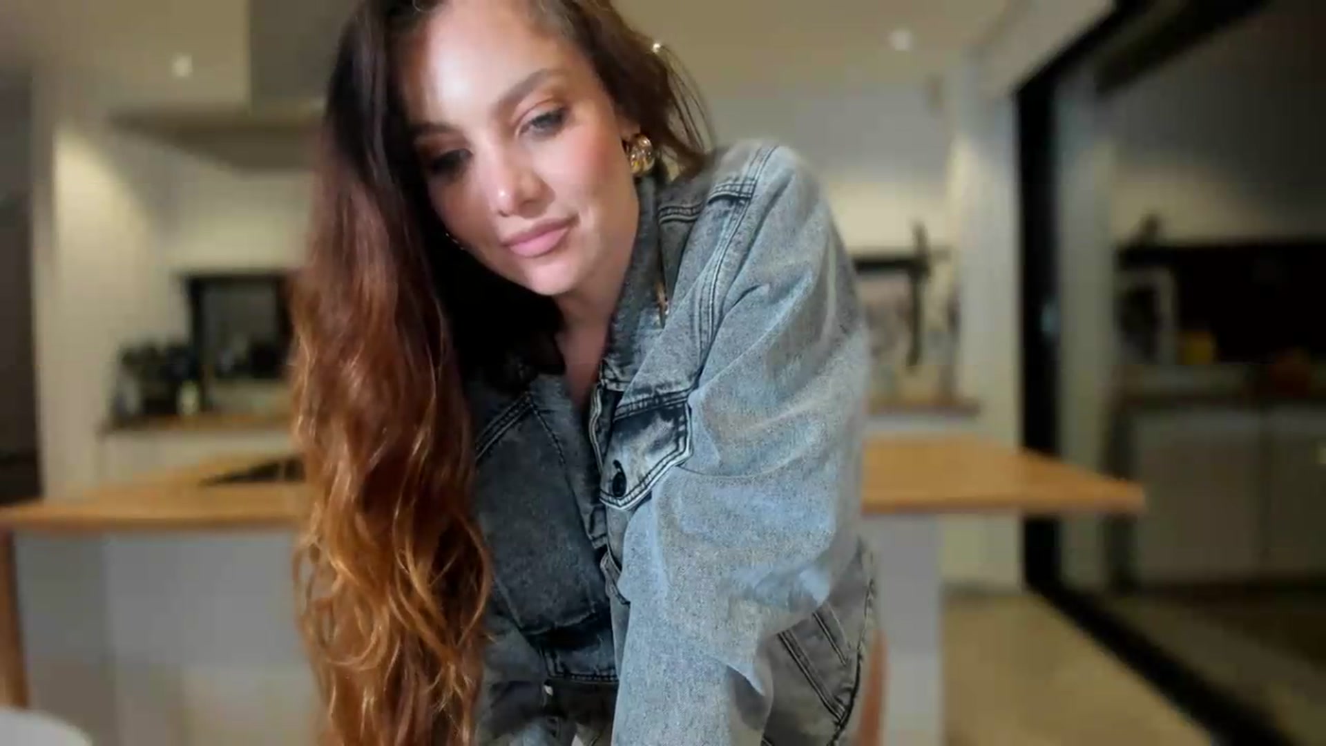 Gallery image thumbnail from SerenDYpity's myfreecams stream on, 05/19/2026, 20:28 image 17 of 20
