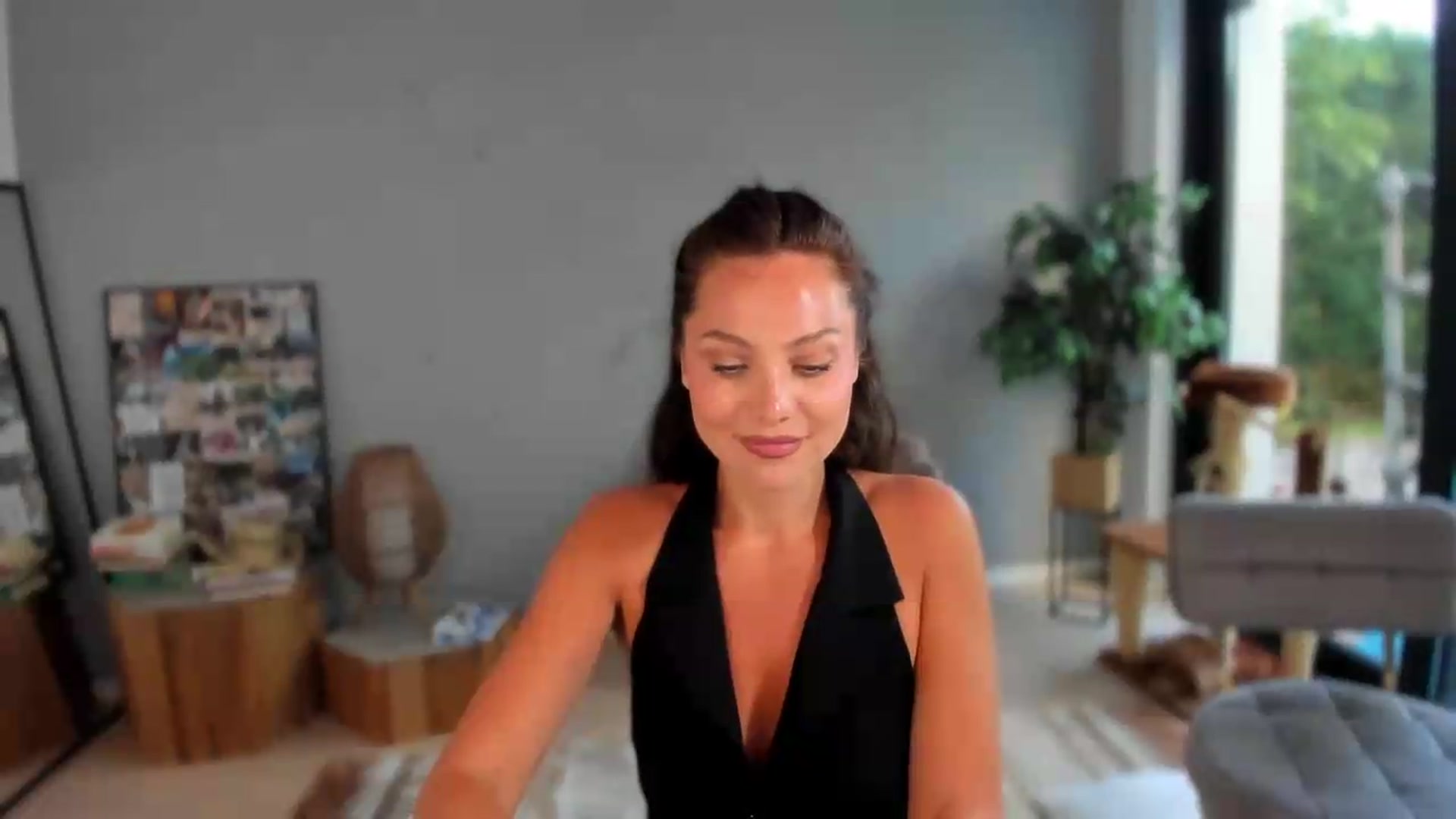 Gallery image thumbnail from SerenDYpity's myfreecams stream on, 08/04/2026, 17:00 image 17 of 20