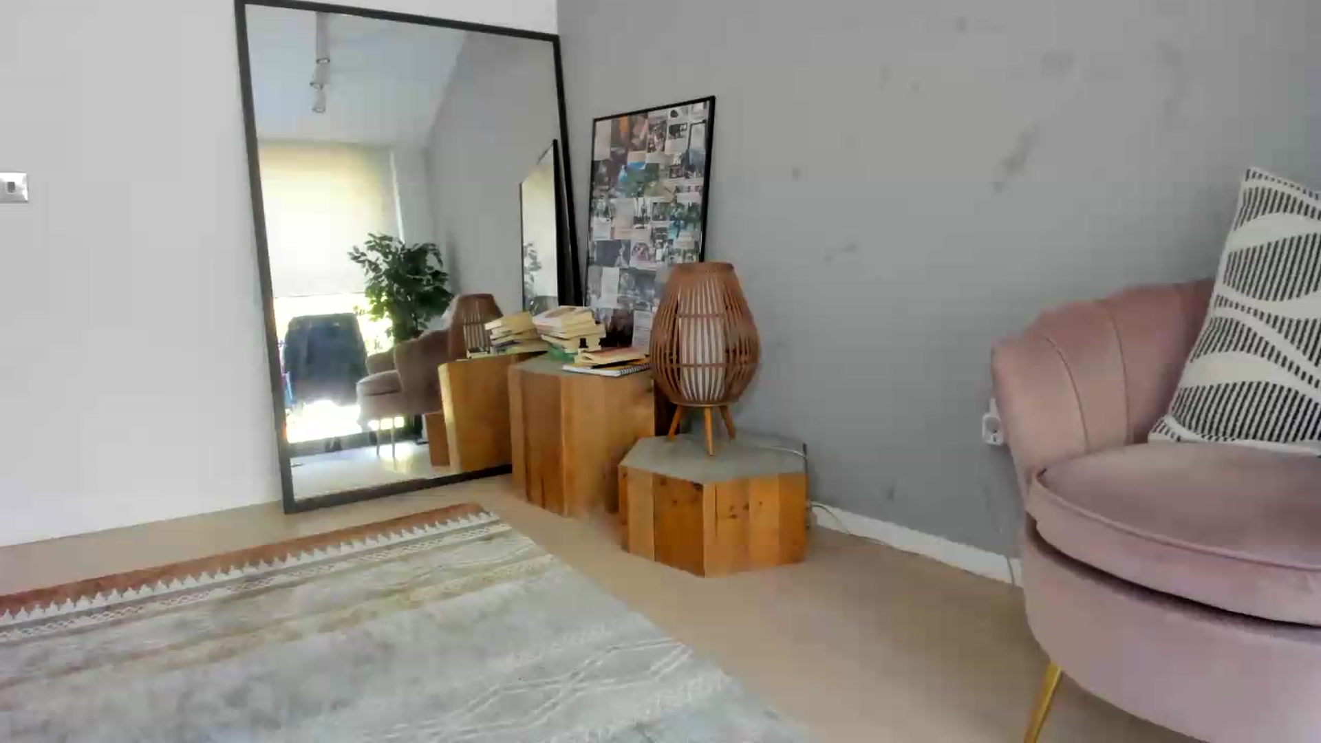 Gallery image thumbnail from SerenDYpity's myfreecams stream on, 08/11/2026, 13:24 image 20 of 20