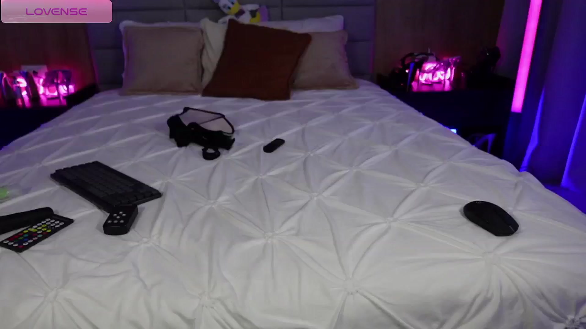 Gallery image thumbnail from Serena777's myfreecams stream on, 05/26/2024, 04:34 image 19 of 20