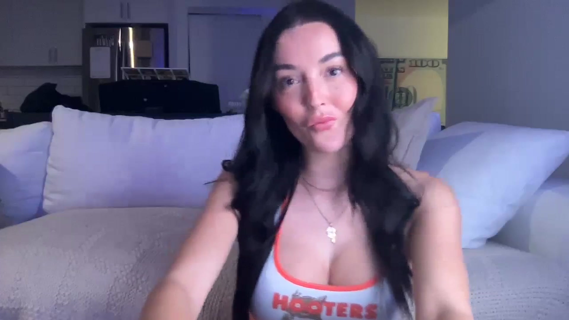 Gallery image thumbnail from SerenaBecker_'s myfreecams stream on, 03/15/2024, 04:03 image 4 of 20