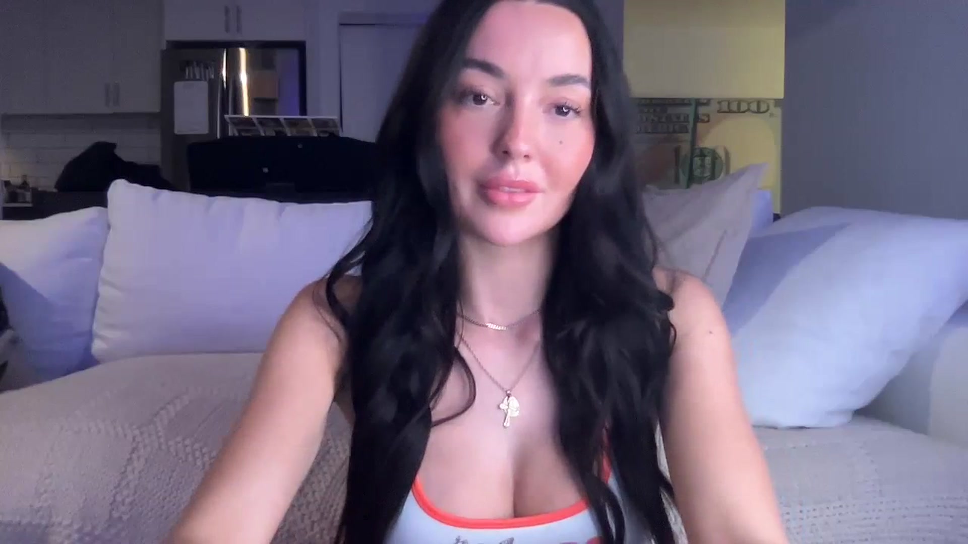 Gallery image thumbnail from SerenaBecker_'s myfreecams stream on, 03/15/2024, 04:03 image 9 of 20