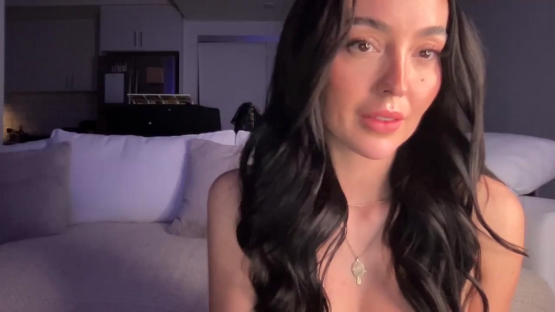 Gallery image thumbnail from SerenaBecker_'s myfreecams stream on, 03/26/2024, 04:50 image 11 of 20