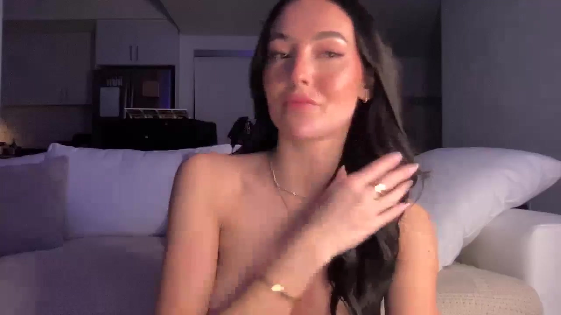 Gallery image thumbnail from SerenaBecker_'s myfreecams stream on, 03/26/2024, 05:32 image 15 of 20