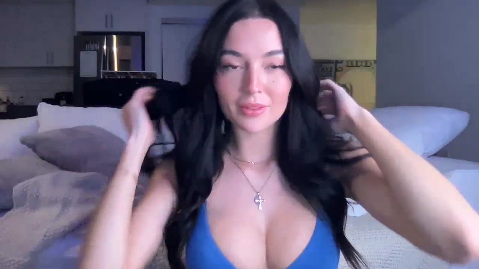 Gallery image thumbnail from SerenaBecker_'s myfreecams stream on, 03/27/2024, 04:36 image 19 of 20