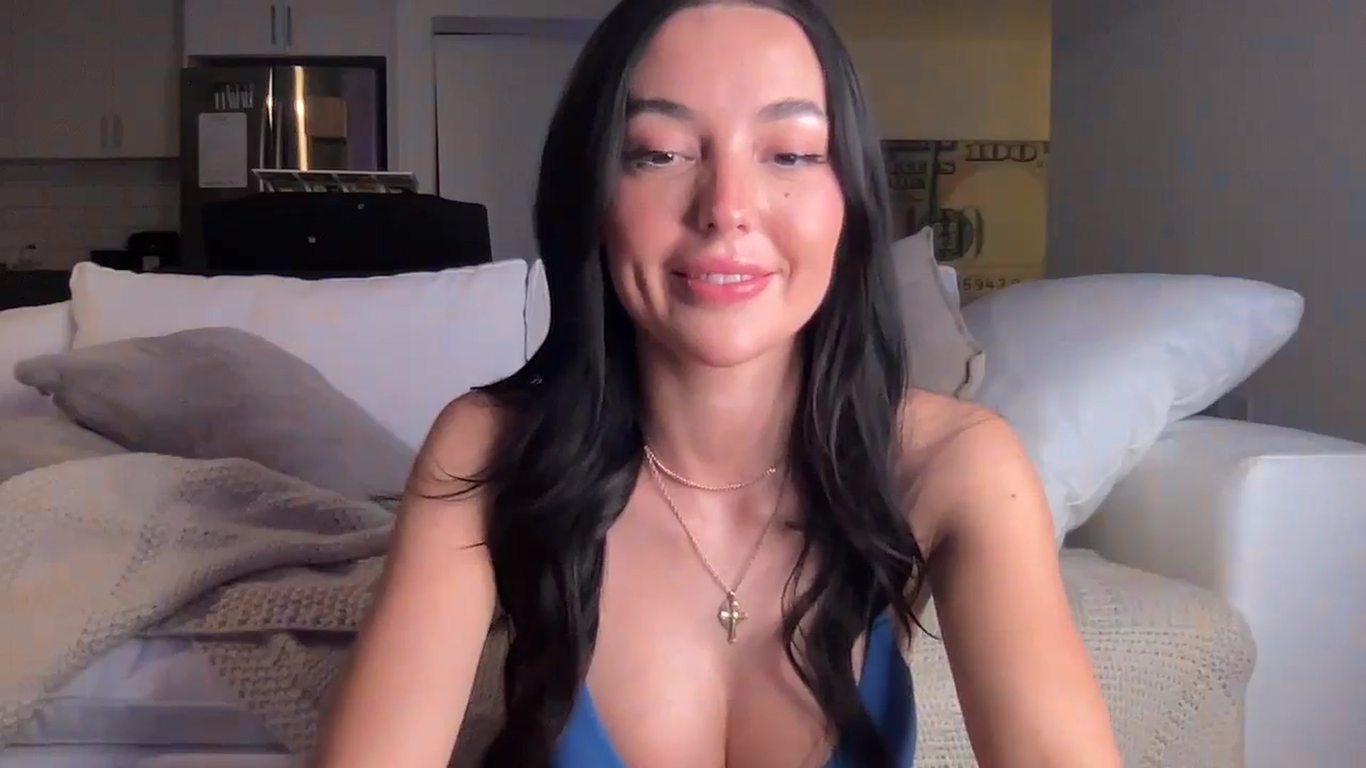 Gallery image thumbnail from SerenaBecker_'s myfreecams stream on, 03/27/2024, 04:36 image 6 of 20
