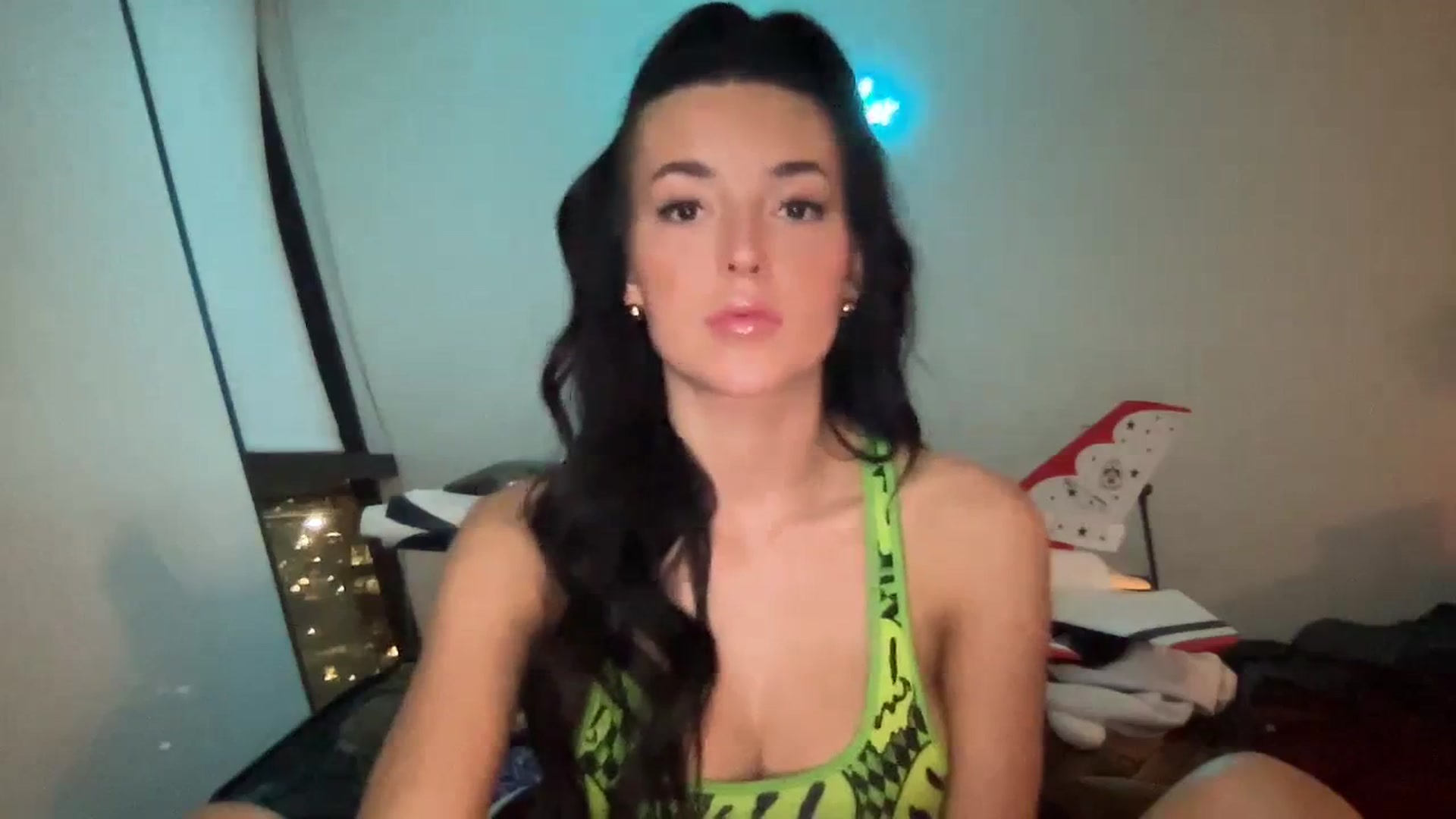 Gallery image thumbnail from SerenaBecker_'s myfreecams stream on, 04/10/2024, 04:21 image 2 of 20