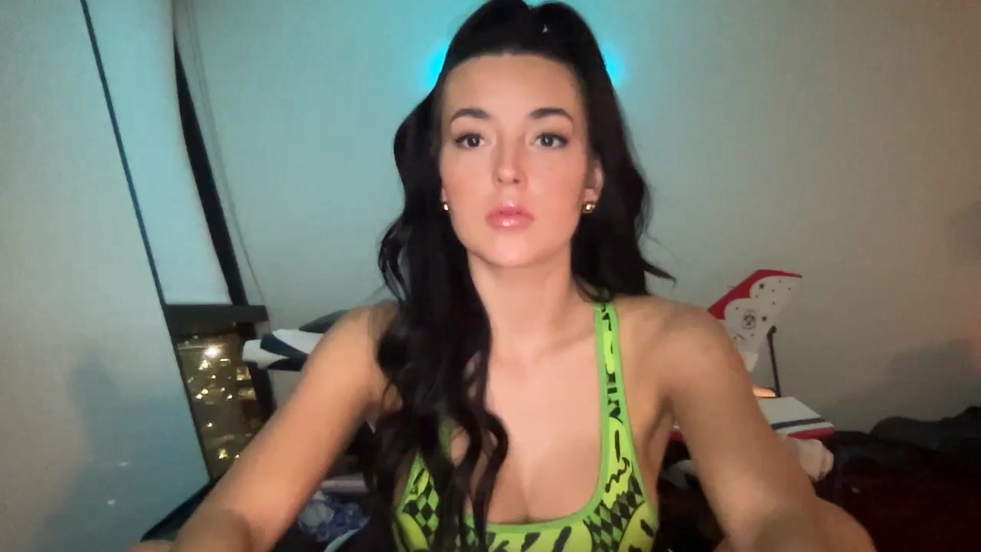Gallery image thumbnail from SerenaBecker_'s myfreecams stream on, 04/10/2024, 04:21 image 1 of 20