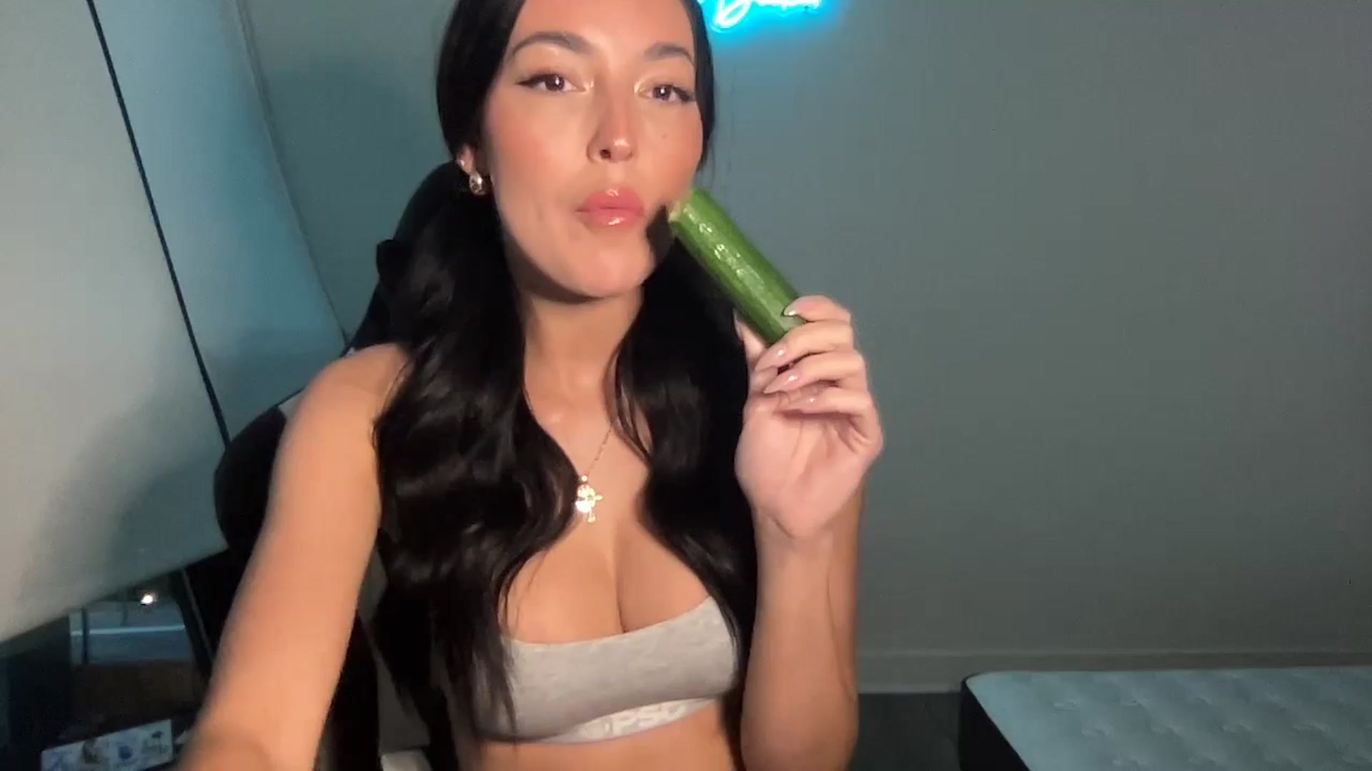 Gallery image thumbnail from SerenaBecker_'s myfreecams stream on, 04/24/2024, 03:33 image 2 of 20
