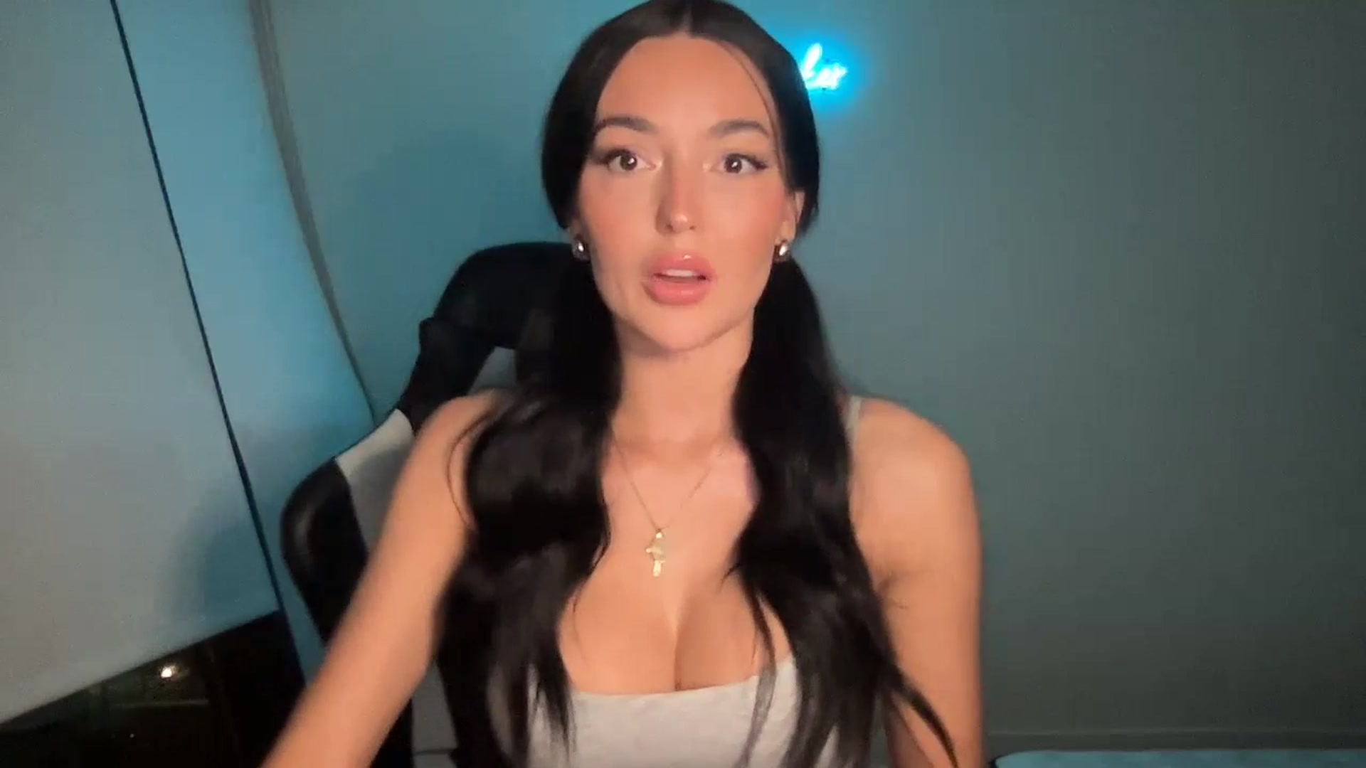 Gallery image thumbnail from SerenaBecker_'s myfreecams stream on, 04/24/2024, 03:33 image 17 of 20