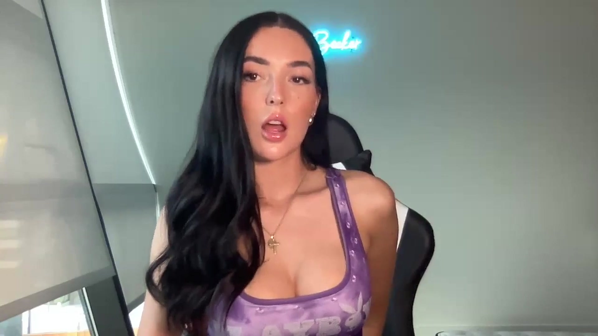Gallery image thumbnail from SerenaBecker_'s myfreecams stream on, 05/03/2024, 02:26 image 12 of 20