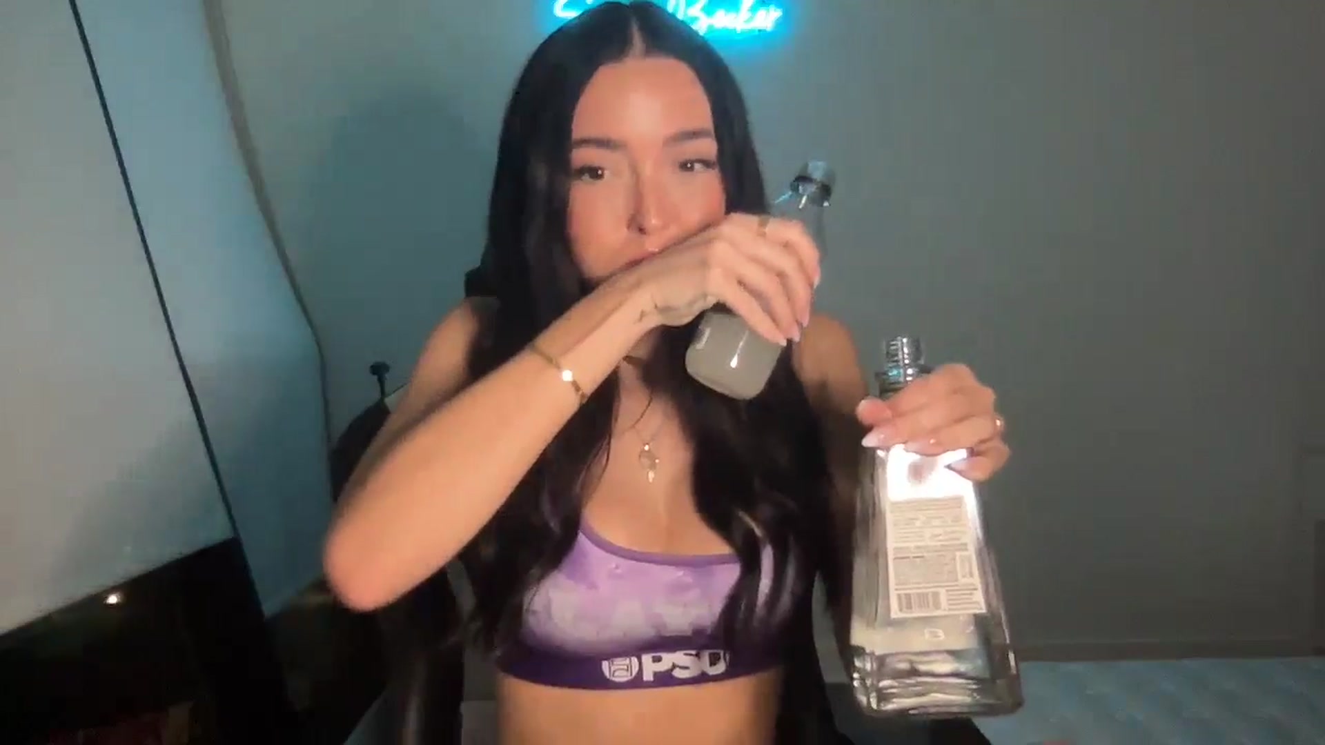 Gallery image thumbnail from SerenaBecker_'s myfreecams stream on, 05/03/2024, 04:09 image 20 of 20
