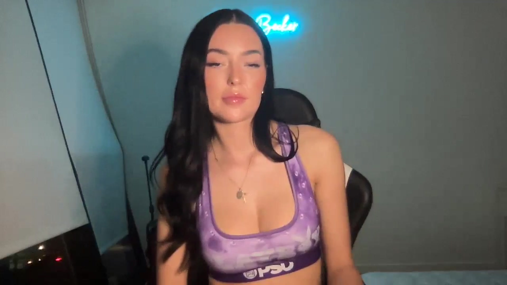 Gallery image thumbnail from SerenaBecker_'s myfreecams stream on, 05/03/2024, 04:09 image 13 of 20
