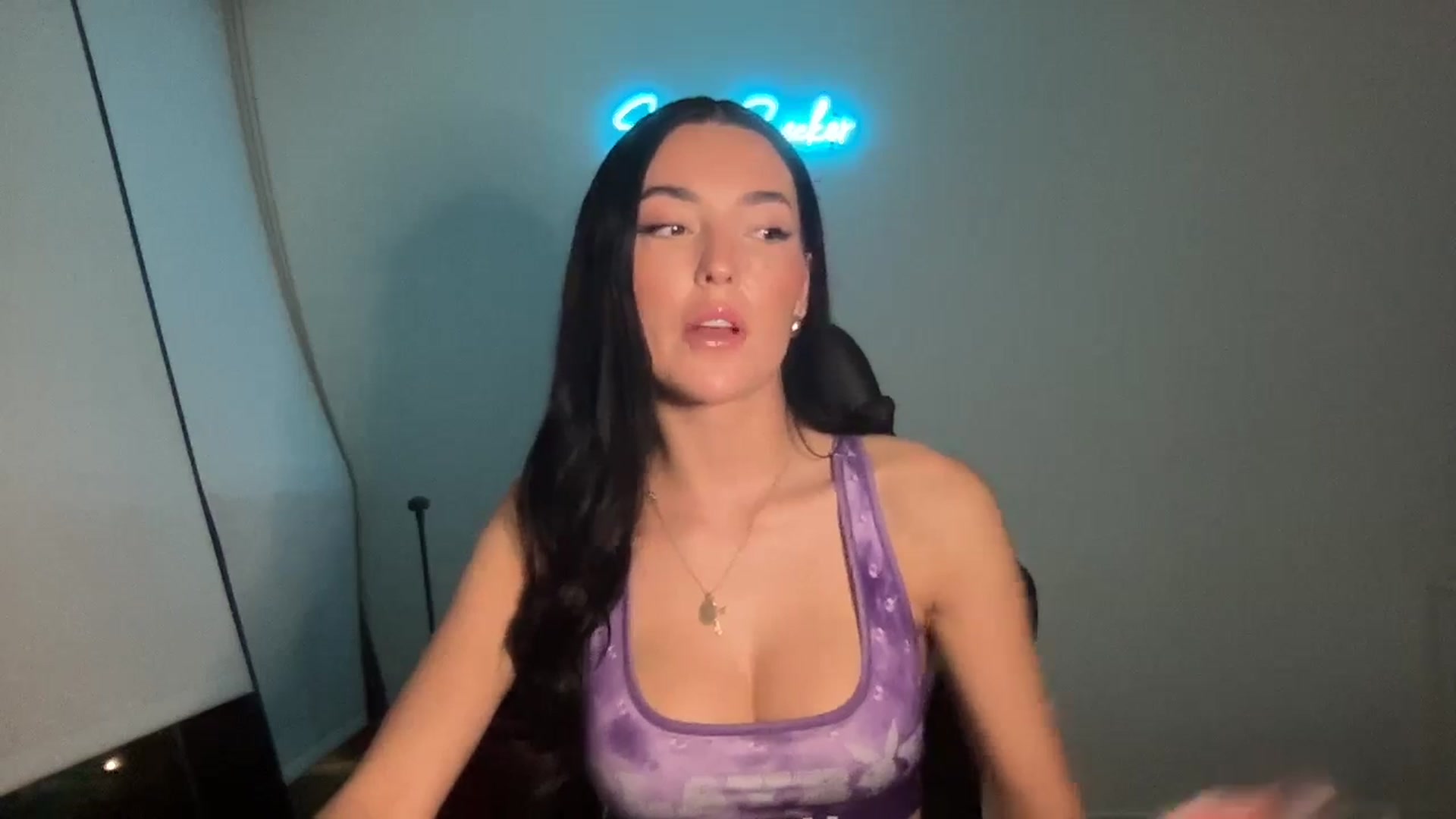 Gallery image thumbnail from SerenaBecker_'s myfreecams stream on, 05/03/2024, 04:09 image 12 of 20