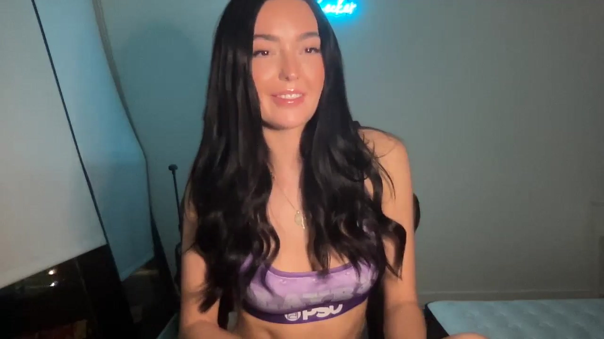 Gallery image thumbnail from SerenaBecker_'s myfreecams stream on, 05/03/2024, 04:09 image 18 of 20