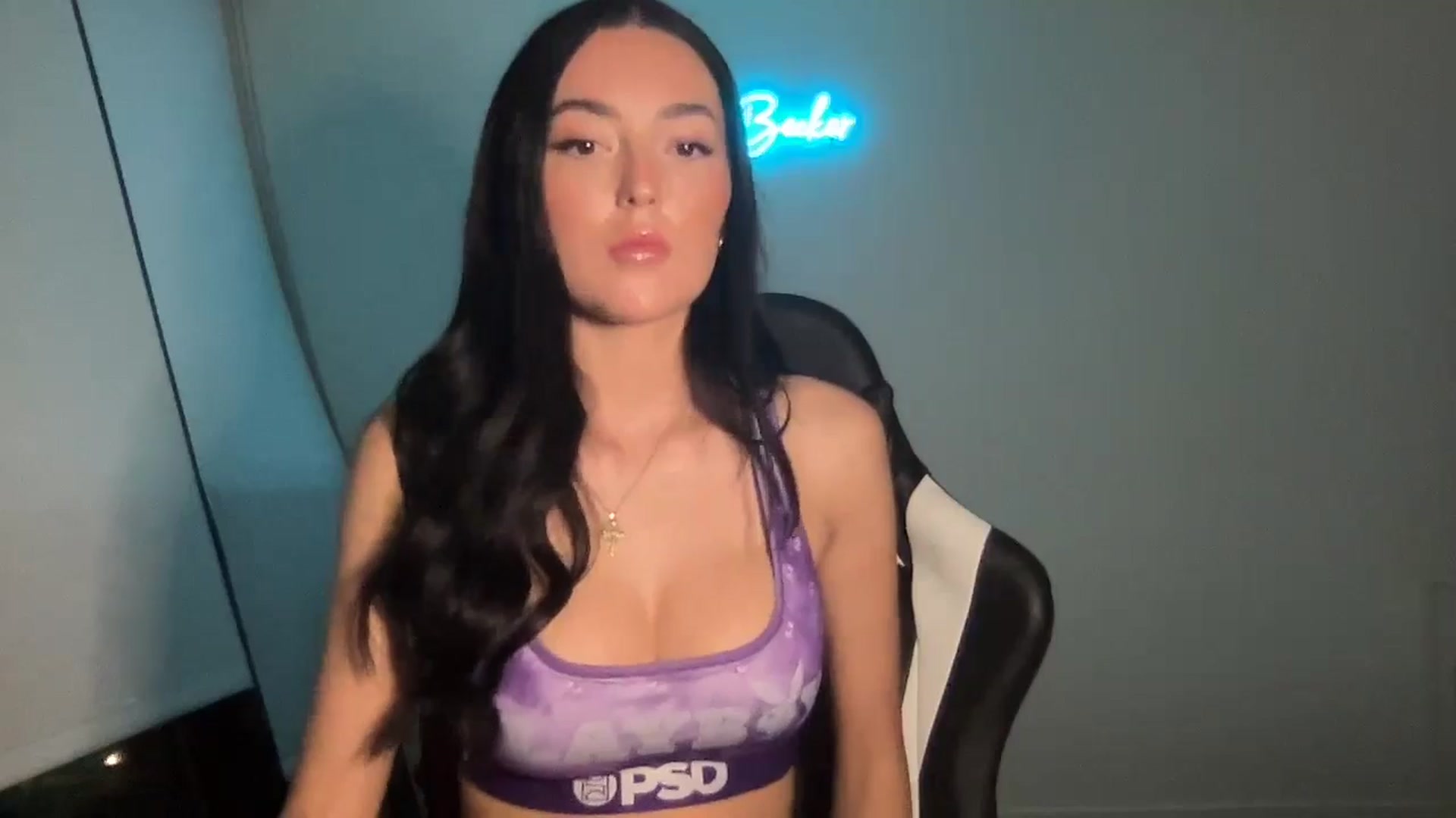 Gallery image thumbnail from SerenaBecker_'s myfreecams stream on, 05/03/2024, 04:09 image 4 of 20