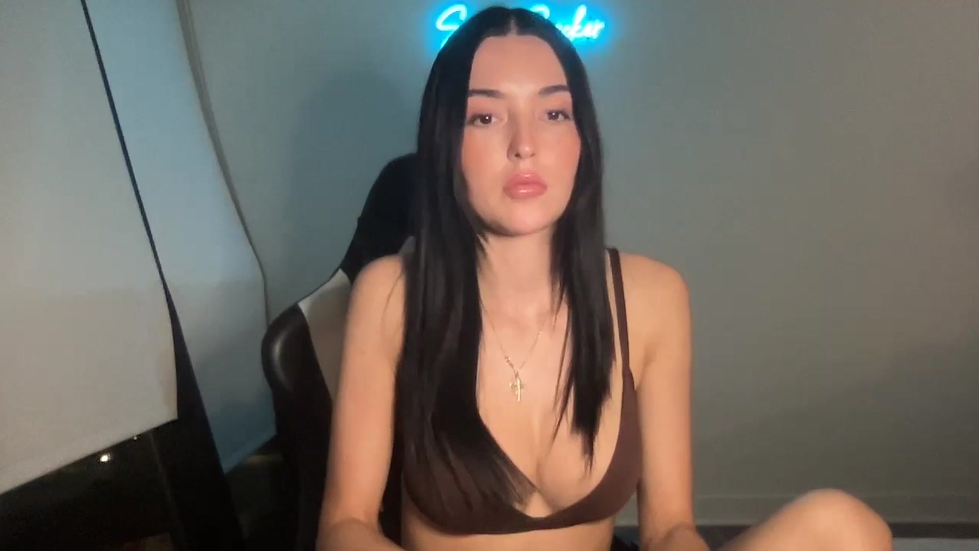 Gallery image thumbnail from SerenaBecker_'s myfreecams stream on, 05/08/2024, 06:02 image 8 of 20