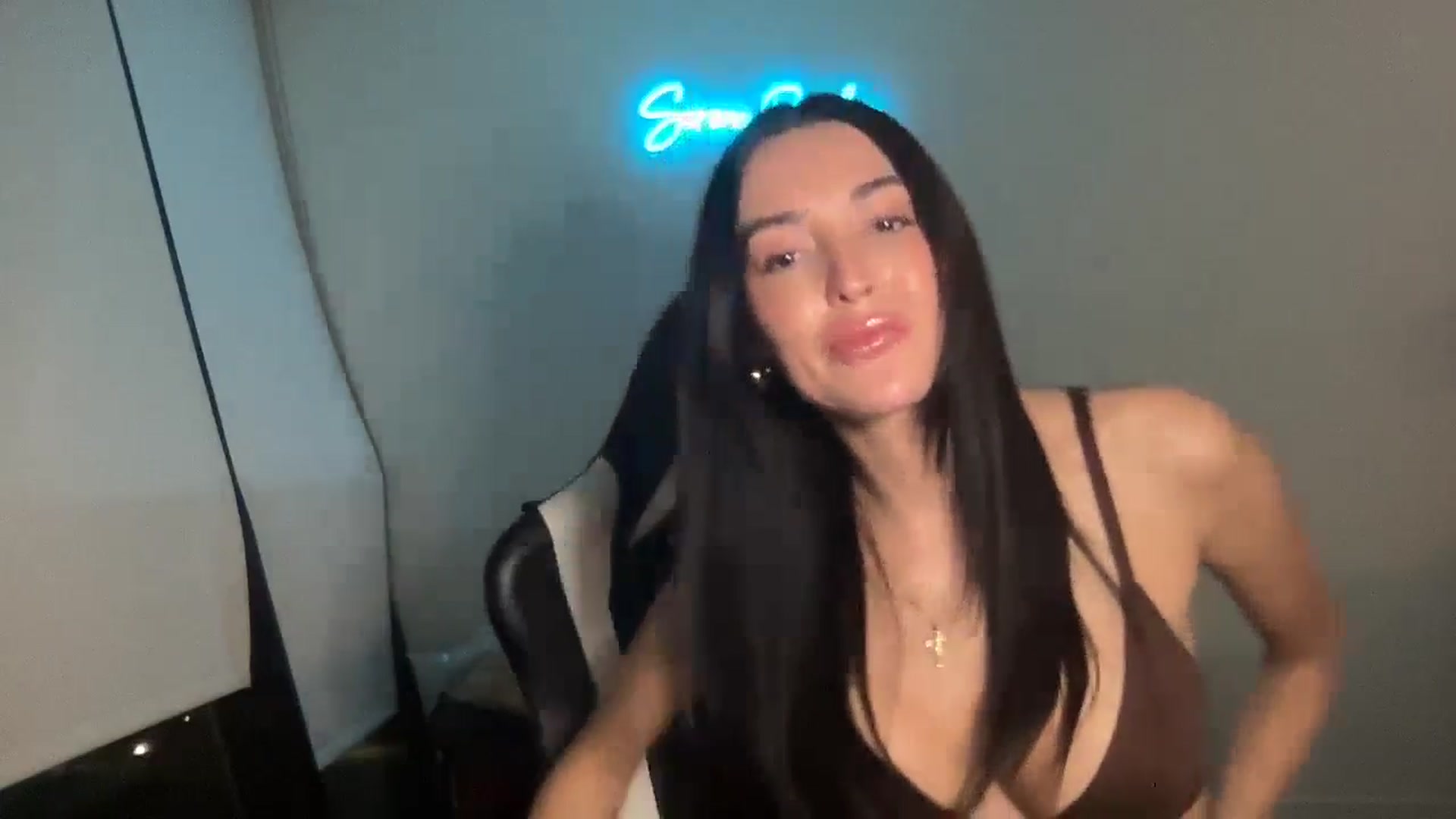 Gallery image thumbnail from SerenaBecker_'s myfreecams stream on, 05/08/2024, 06:02 image 3 of 20