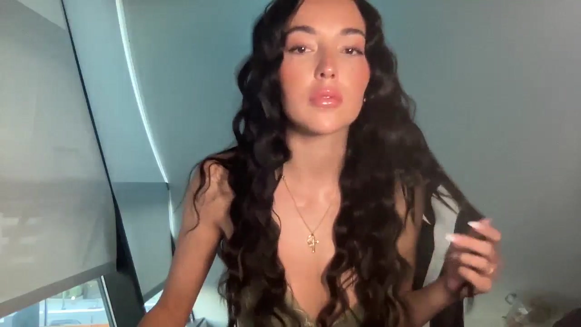 Gallery image thumbnail from SerenaBecker_'s myfreecams stream on, 05/15/2024, 02:49 image 11 of 20