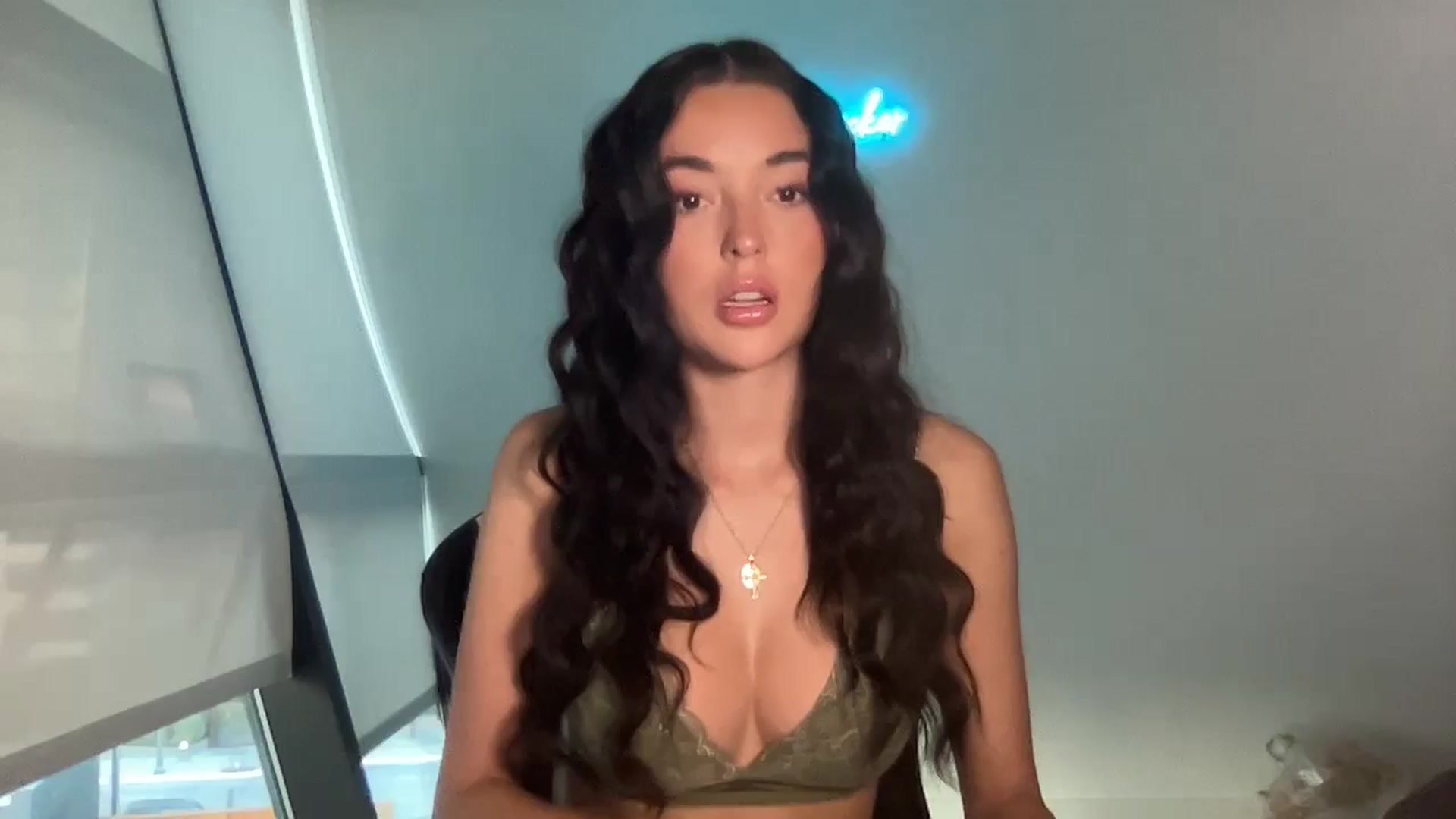 Gallery image thumbnail from SerenaBecker_'s myfreecams stream on, 05/15/2024, 02:49 image 7 of 20