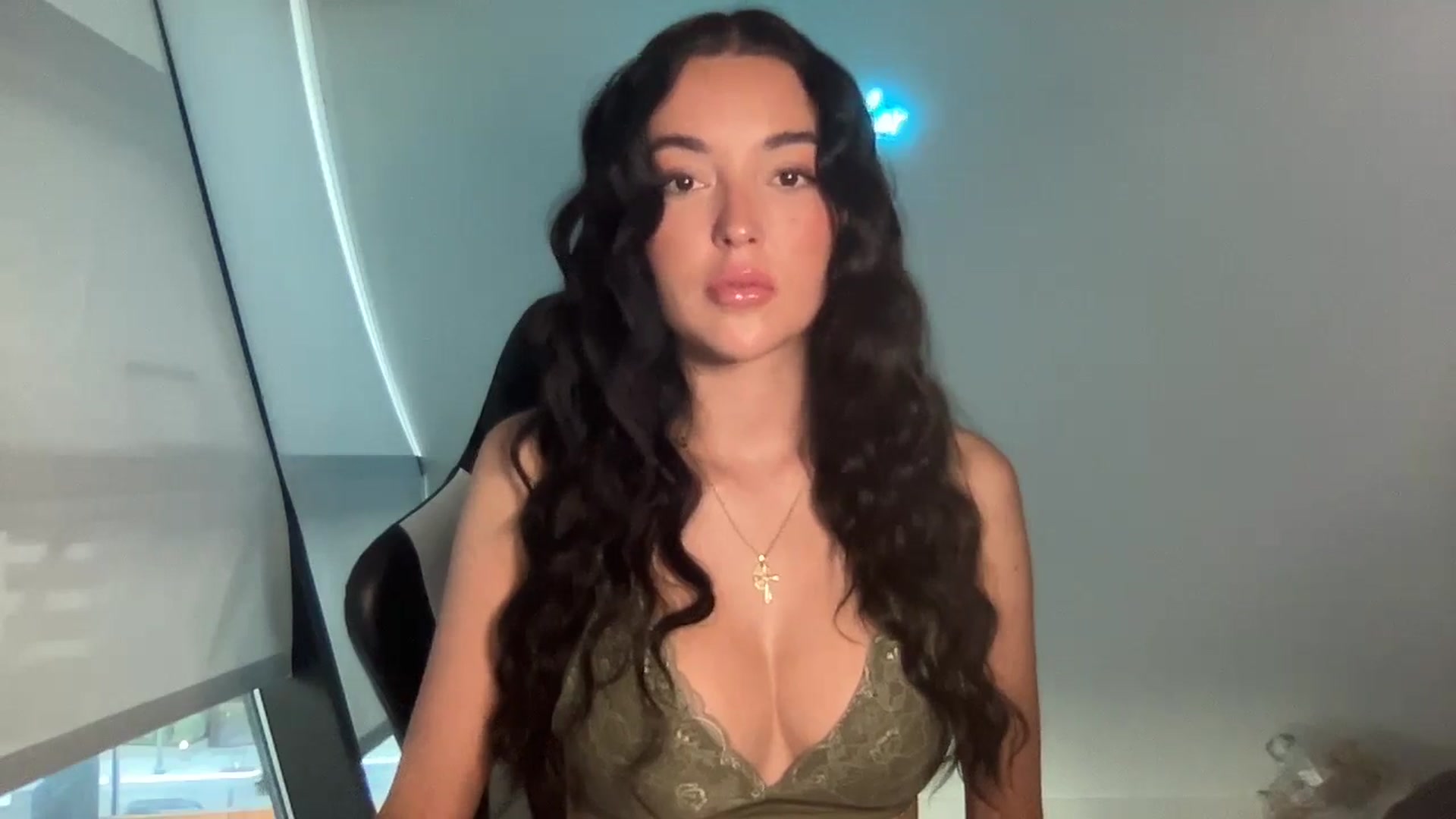 Gallery image thumbnail from SerenaBecker_'s myfreecams stream on, 05/15/2024, 02:49 image 9 of 20