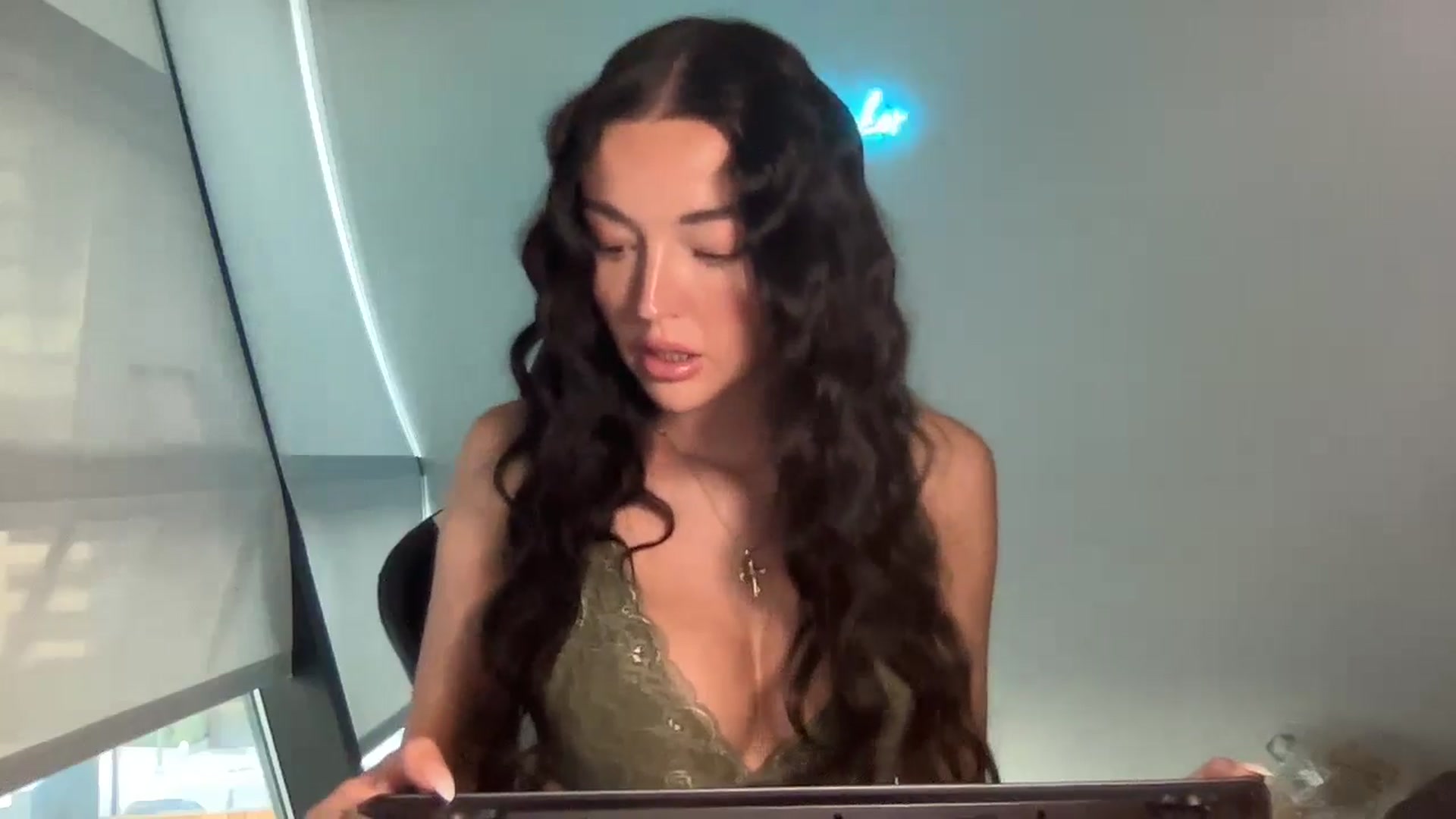 Gallery image thumbnail from SerenaBecker_'s myfreecams stream on, 05/15/2024, 02:49 image 2 of 20