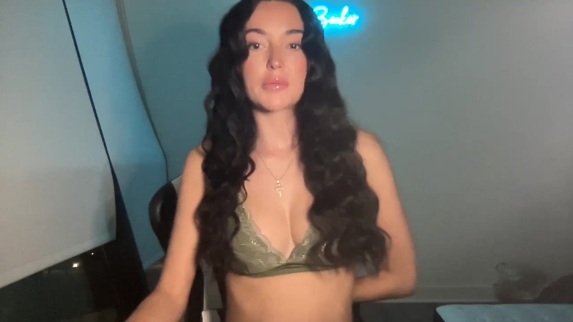 Gallery image thumbnail from SerenaBecker_'s myfreecams stream on, 05/15/2024, 04:08 image 2 of 20