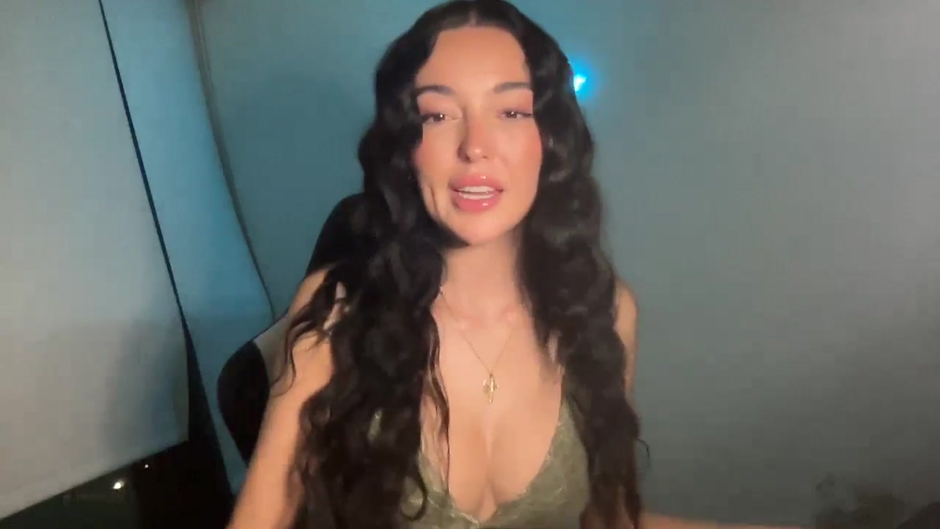 Gallery image thumbnail from SerenaBecker_'s myfreecams stream on, 05/15/2024, 04:08 image 15 of 20