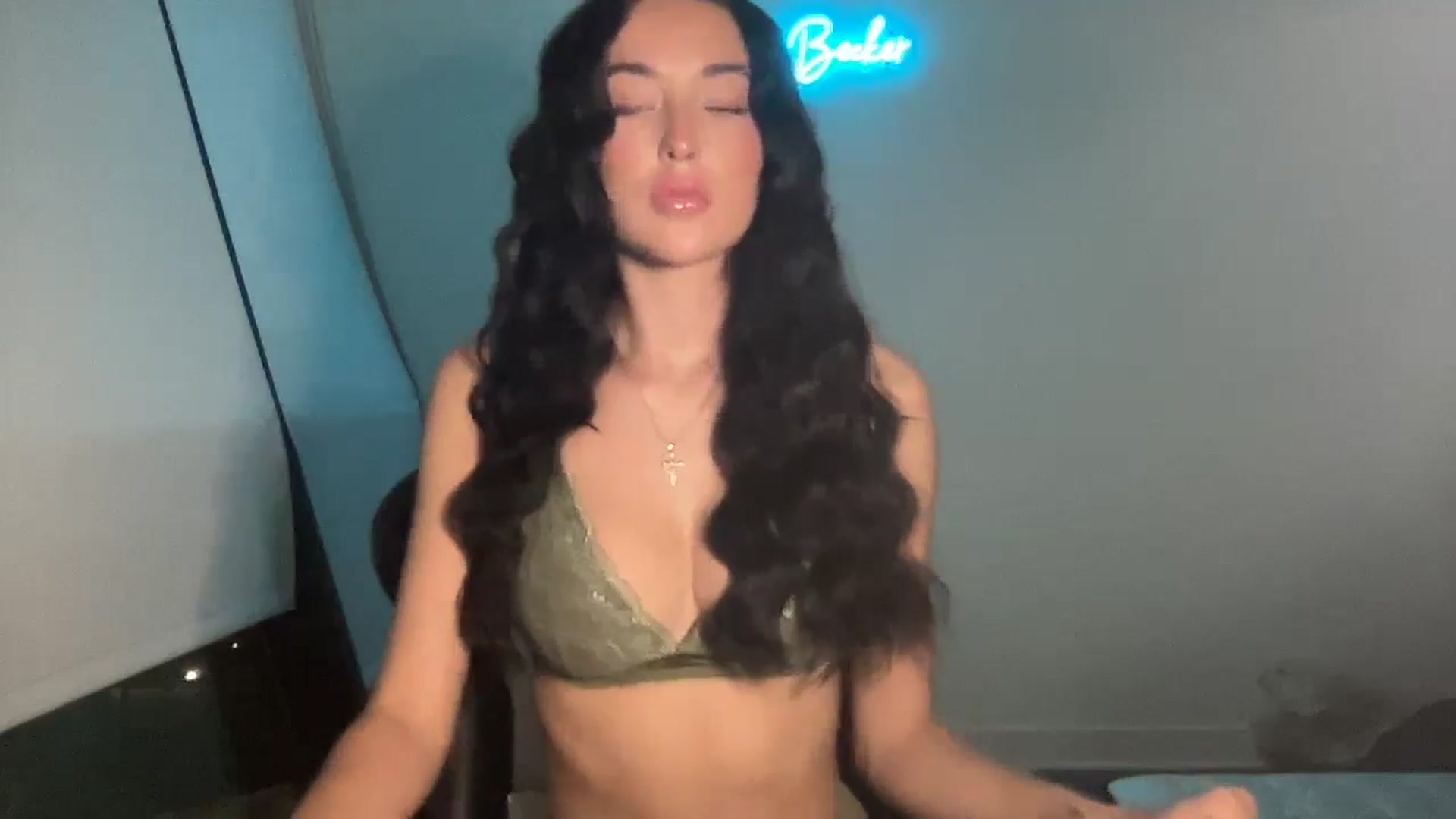 Gallery image thumbnail from SerenaBecker_'s myfreecams stream on, 05/15/2024, 04:08 image 3 of 20